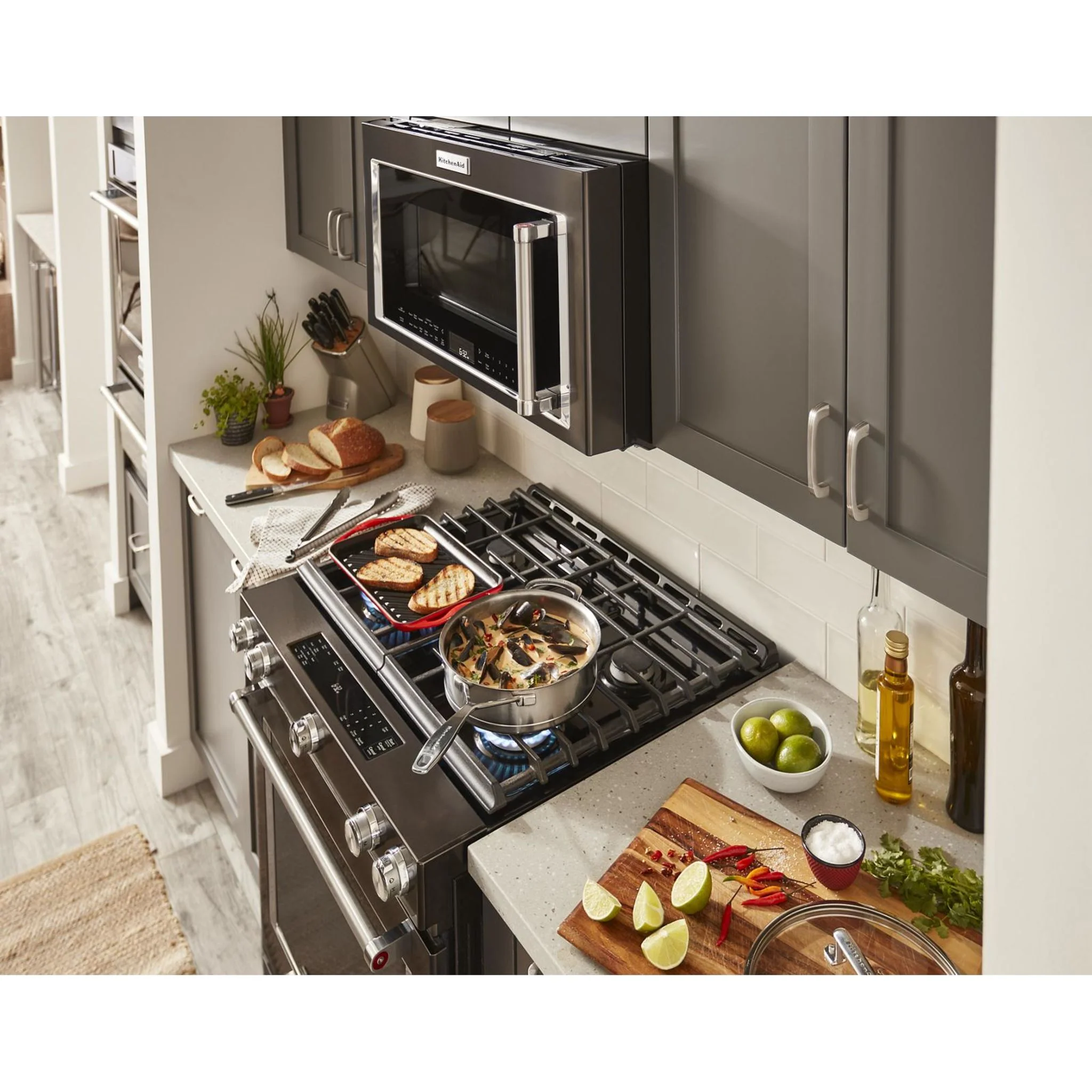 KitchenAid 30" 5-Burner Gas Slide-In Convection Range - Black Stainless (KSGG700EBS) - Image 9