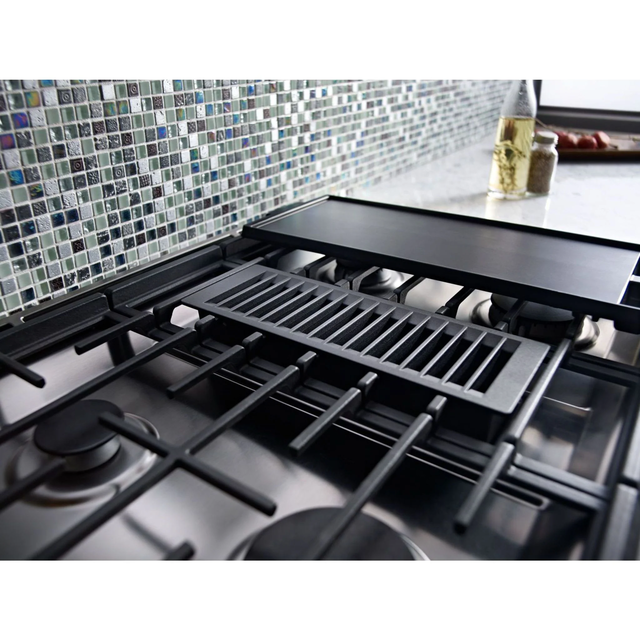 KitchenAid 30-Inch 4-Burner Dual Fuel Downdraft Front Control Range -Stainless Steel (KSDG950ESS) - Image 10