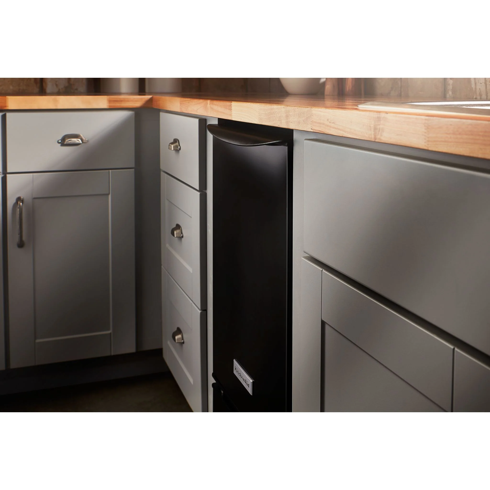KitchenAid 18'' Automatic Ice Maker with PrintShield Finish - Stainless Steel (KUID508HPS) - Image 6