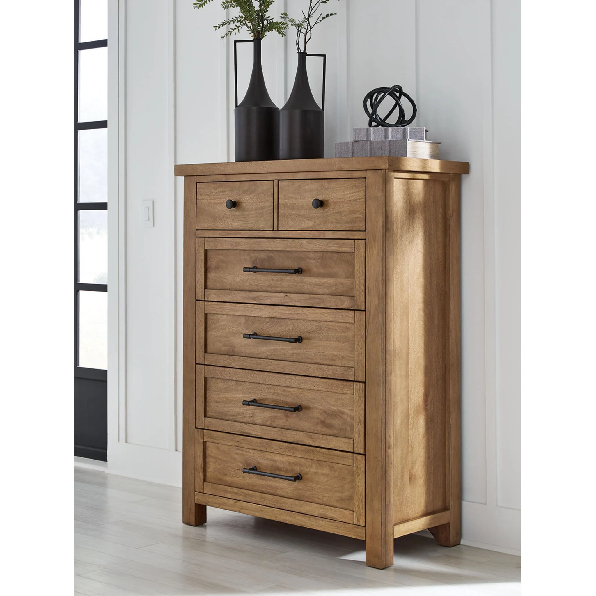 Kristiland-Exclusive Chest - Image 2