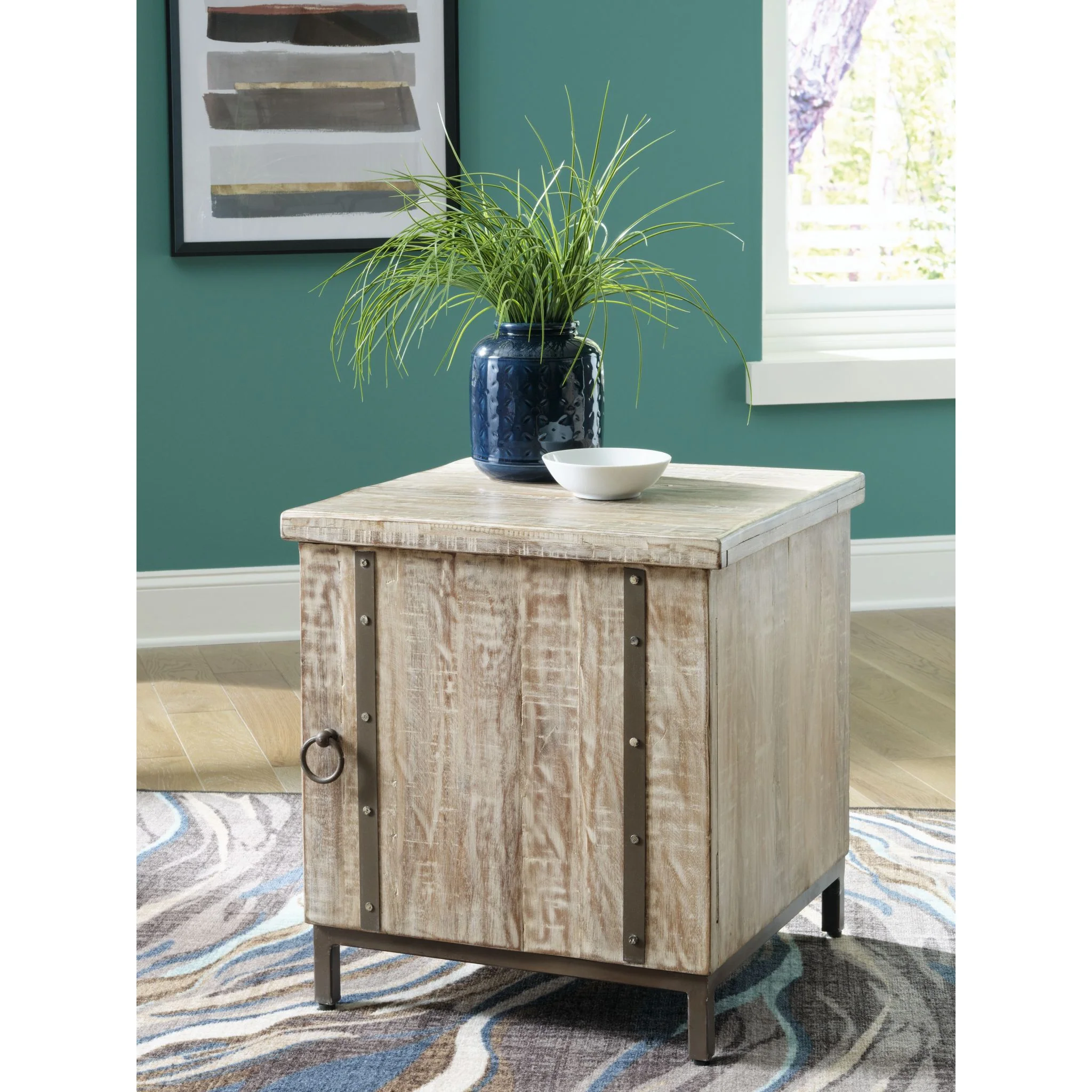 Laddford Accent Cabinet - Image 2
