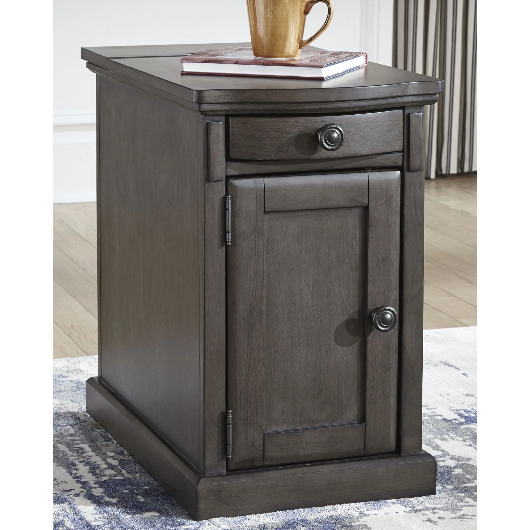 Laflorn Chairside End Table - Image 2