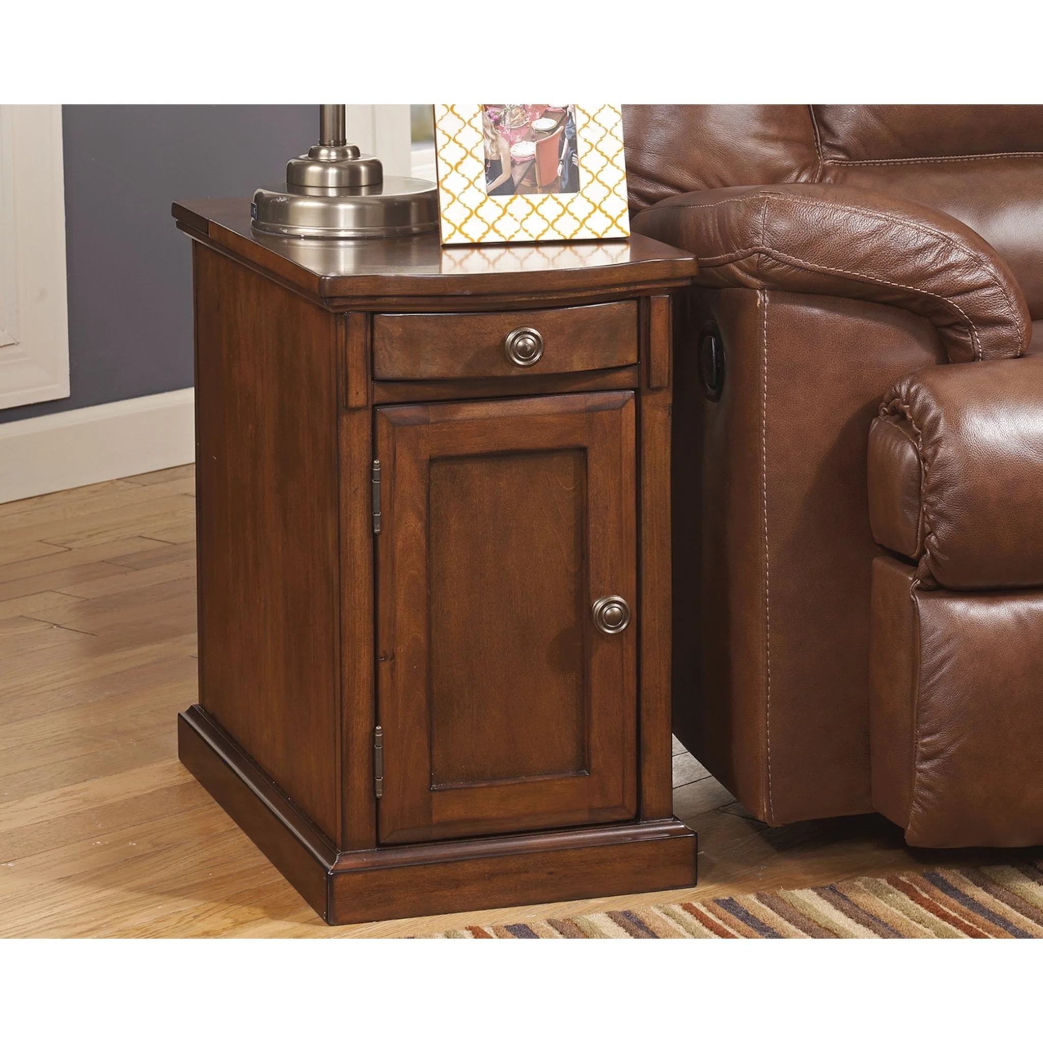 Laflorn Chairside End Table - Image 2