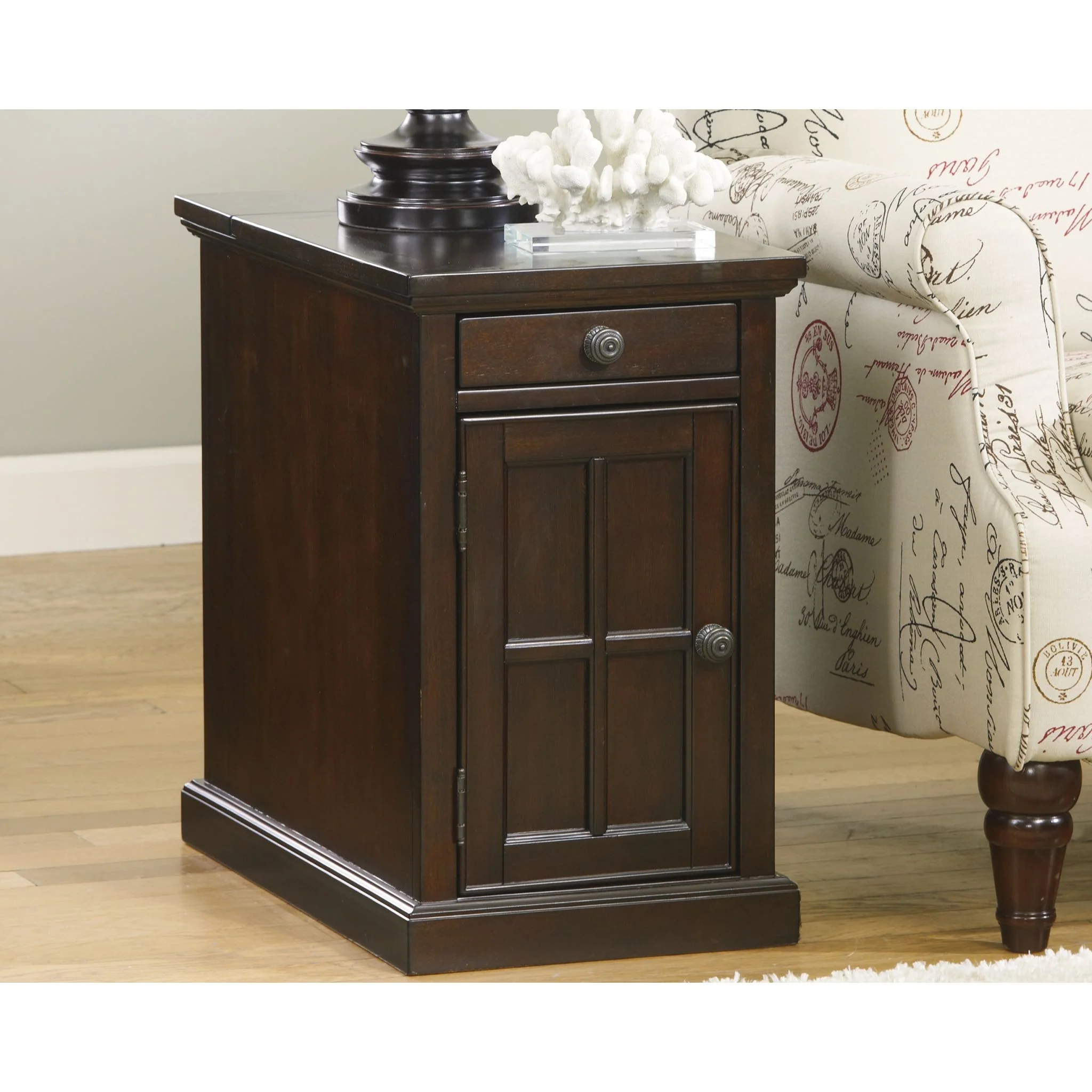 Laflorn Chairside End Table - Image 11
