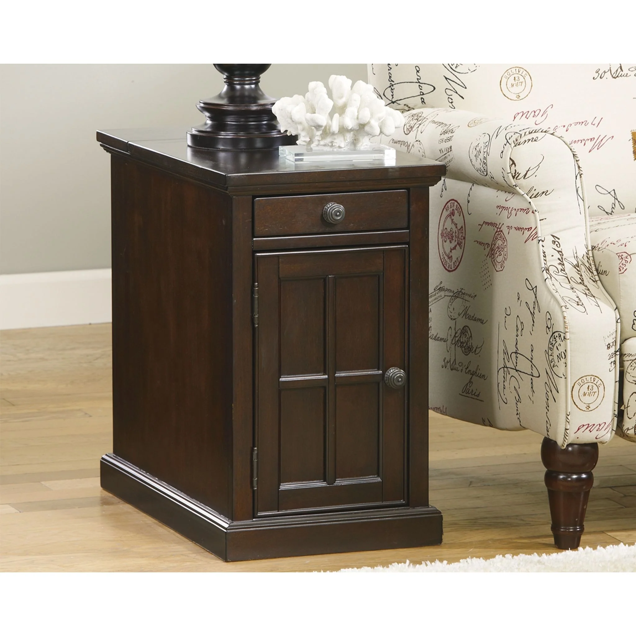 Laflorn Chairside End Table - Image 2