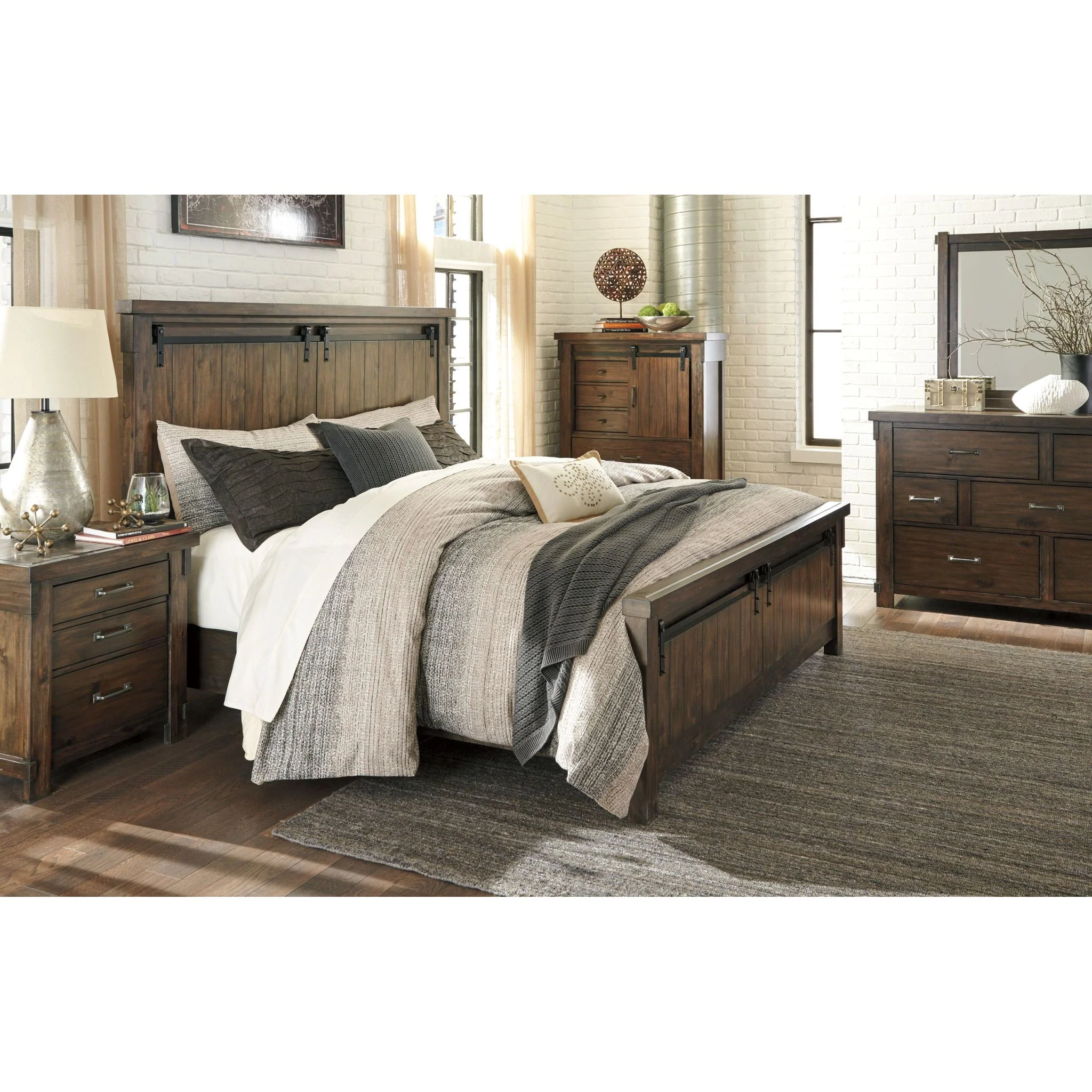 Lakeleigh 5 Piece Panel Bedroom - Image 2