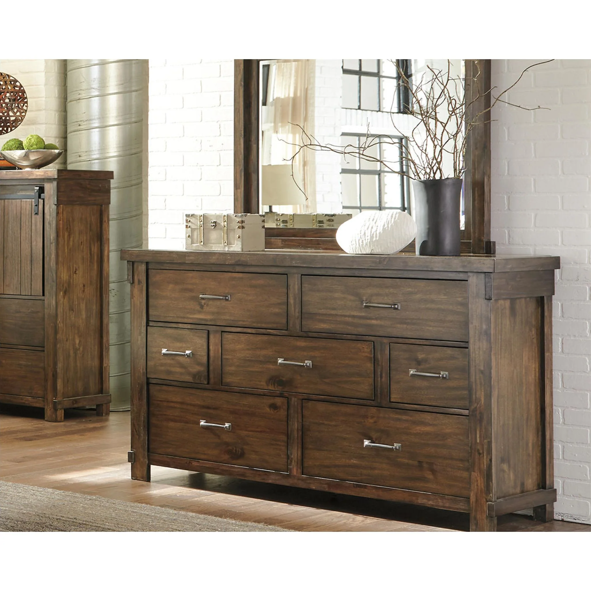 Lakeleigh Dresser and Mirror - Image 18