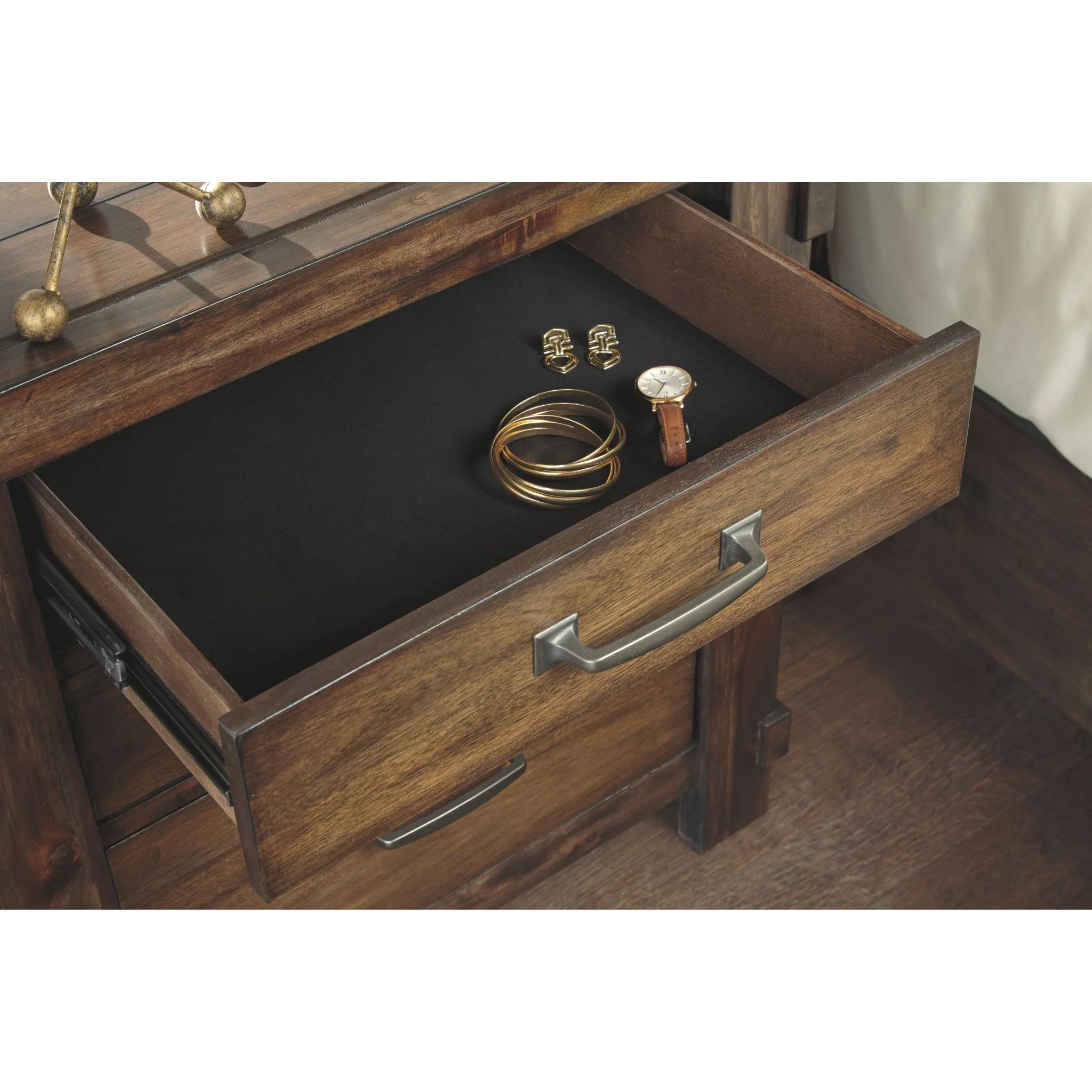 Lakeleigh Three Drawer Nightstand - Image 3