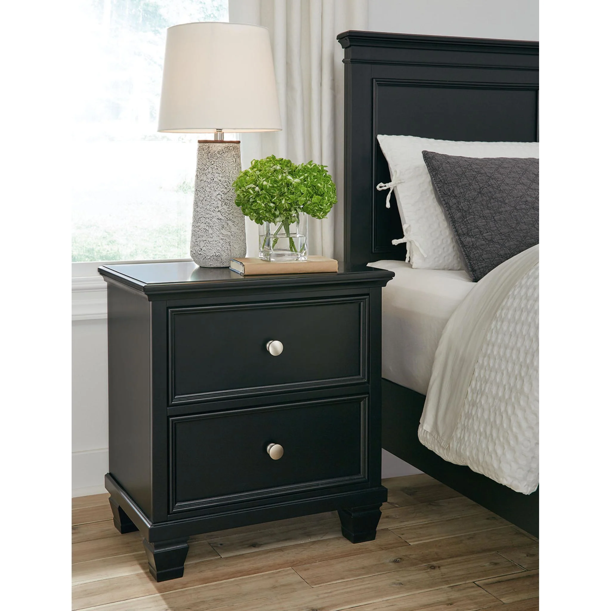 Lanolee Nightstand - Image 2