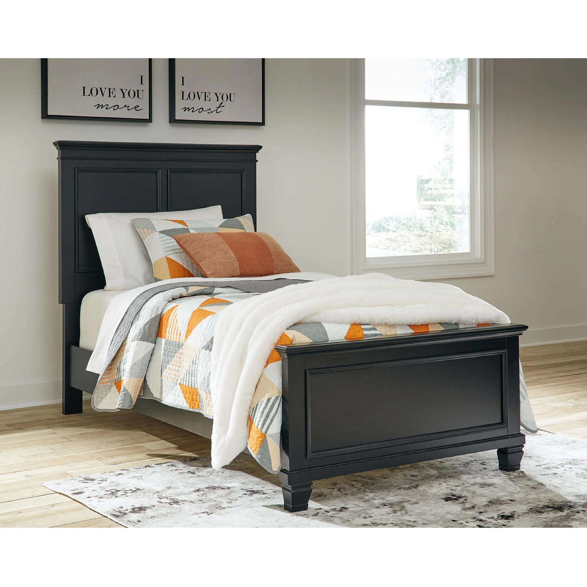 Lanolee Panel Bed - Image 10
