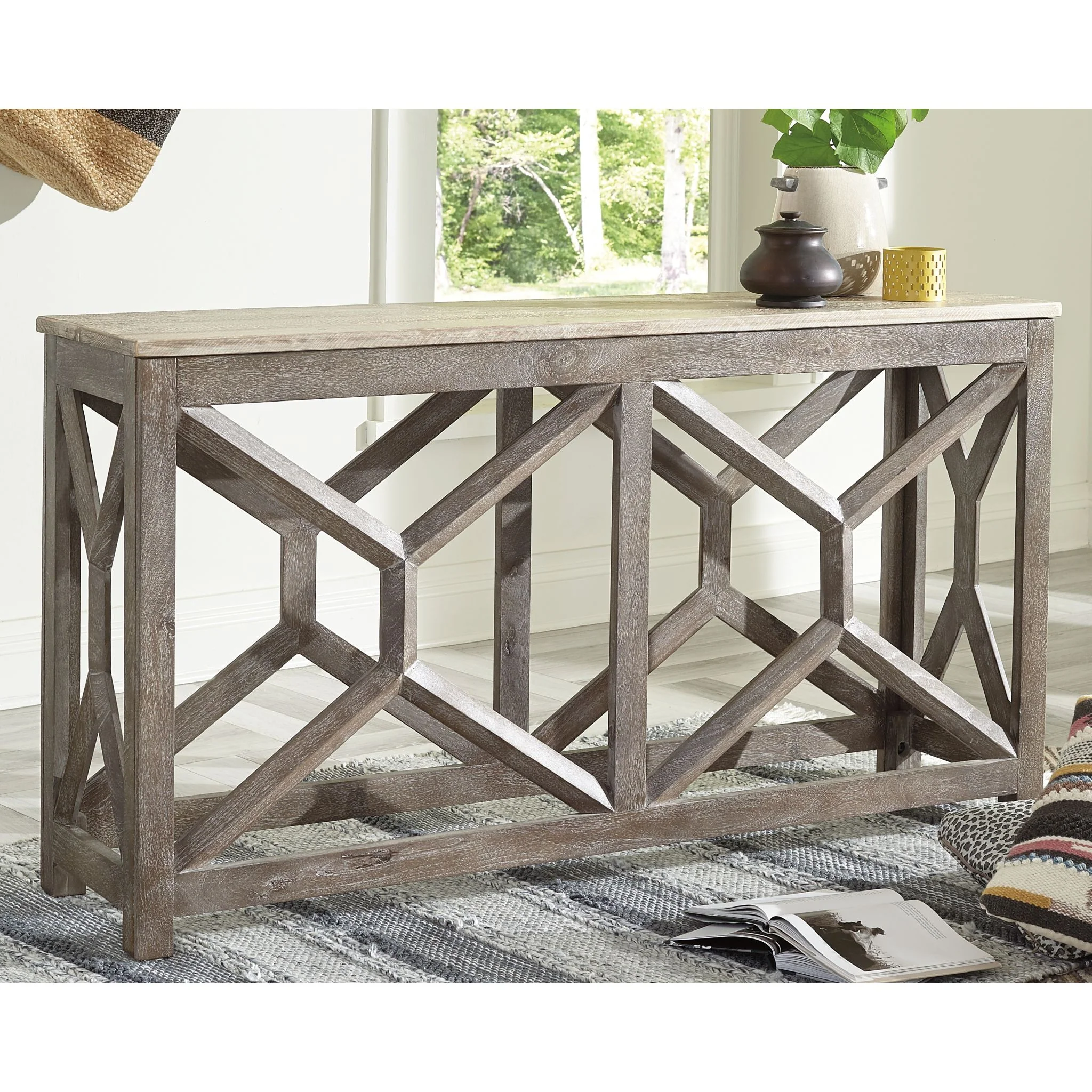 Lanzburg Console Table - Image 2