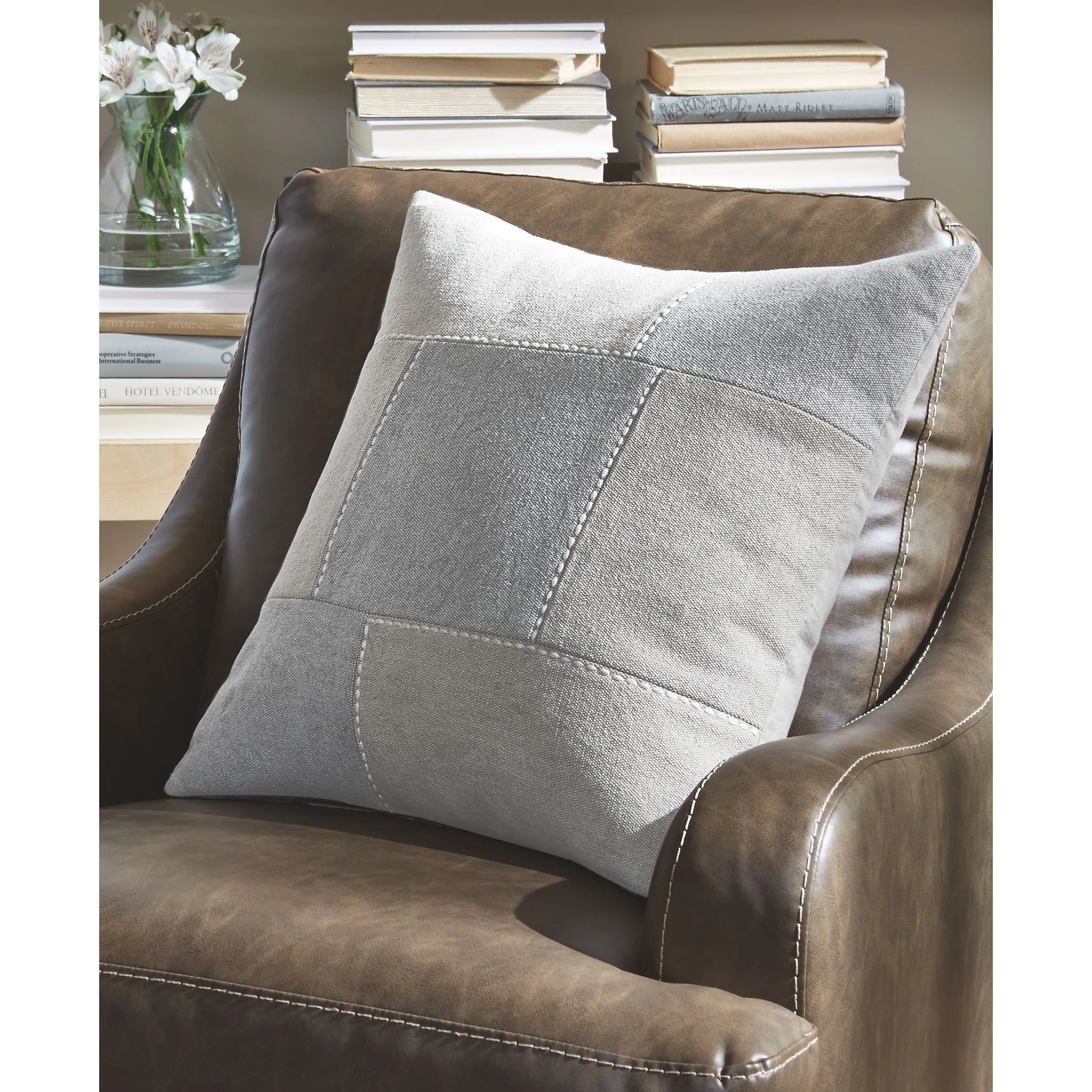 Lareina Pillow - Image 2