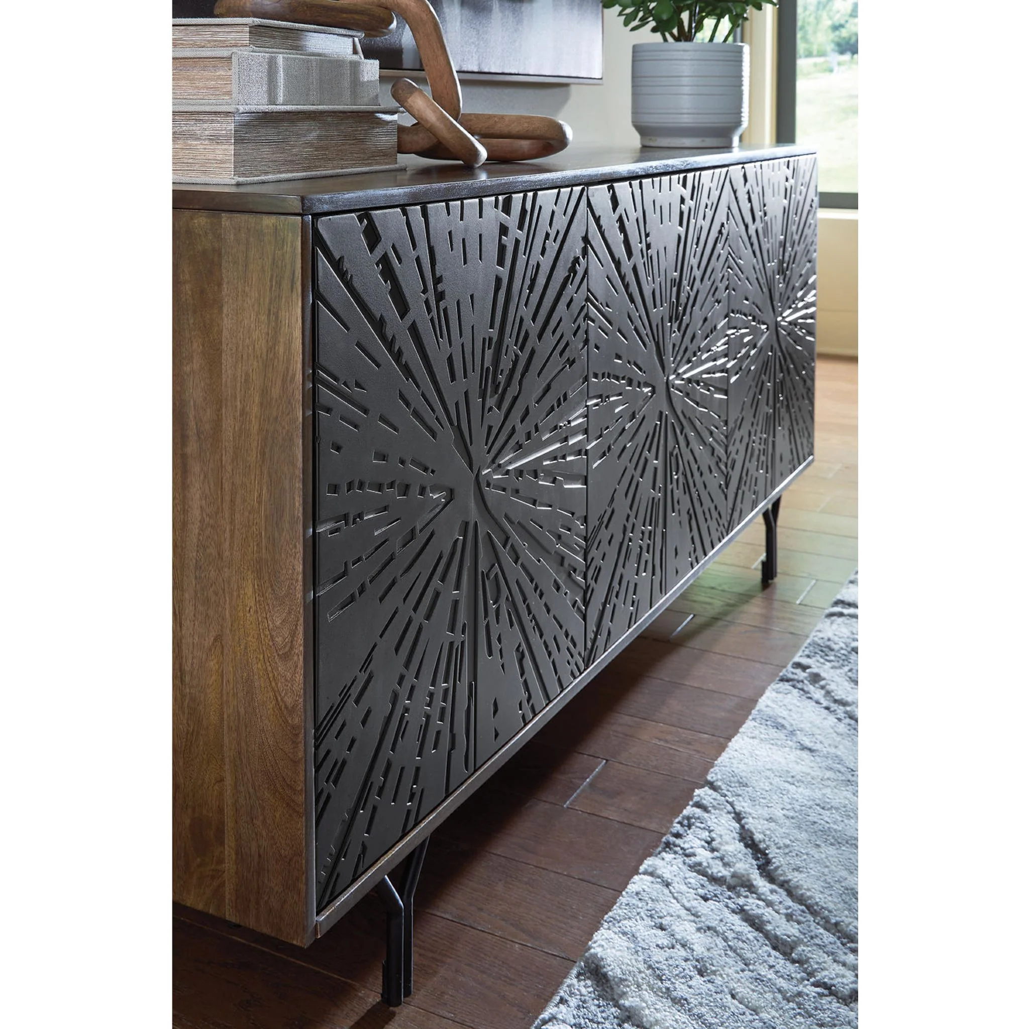 Lavinmont Accent Cabinet - Image 7