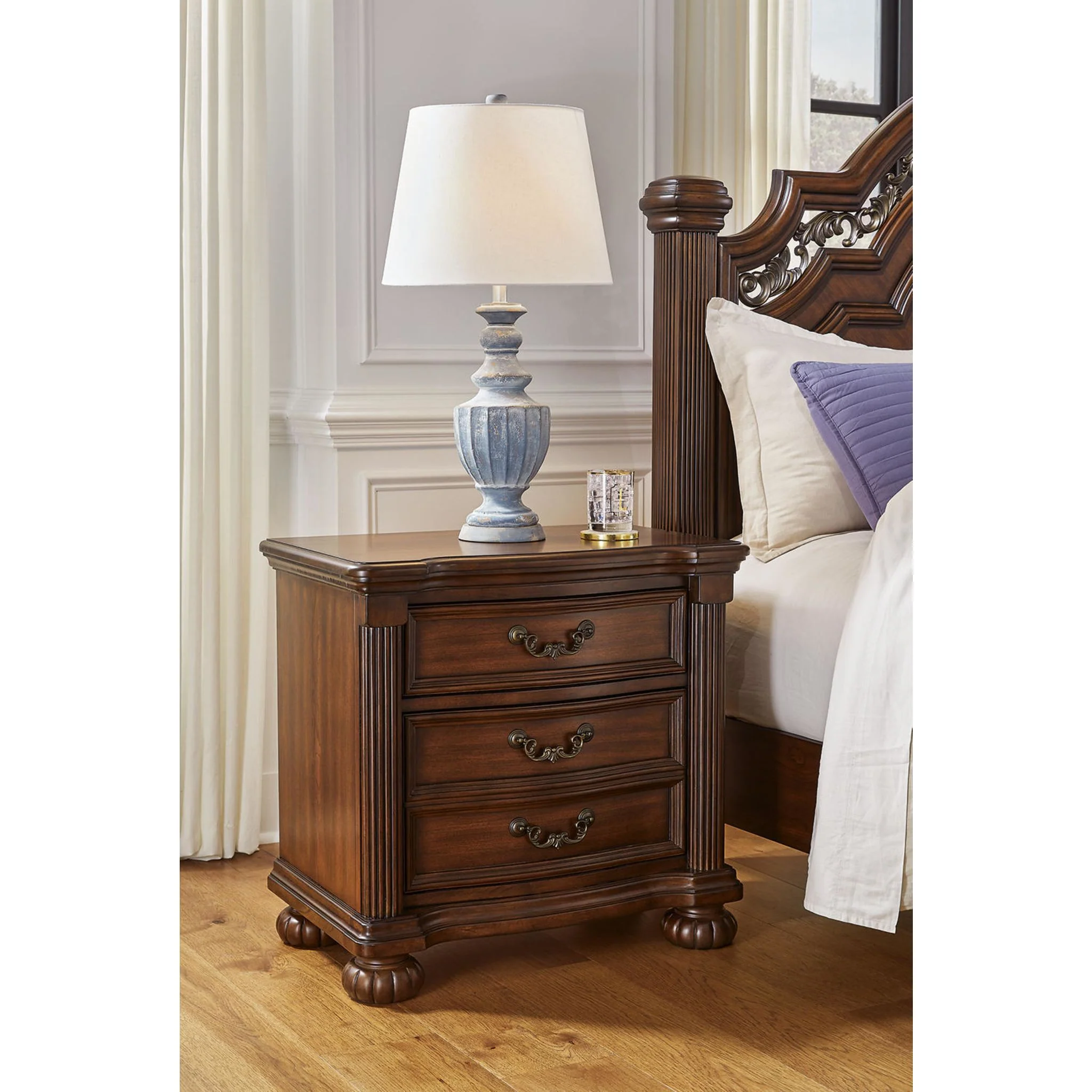 Lavinton Nightstand - Image 7