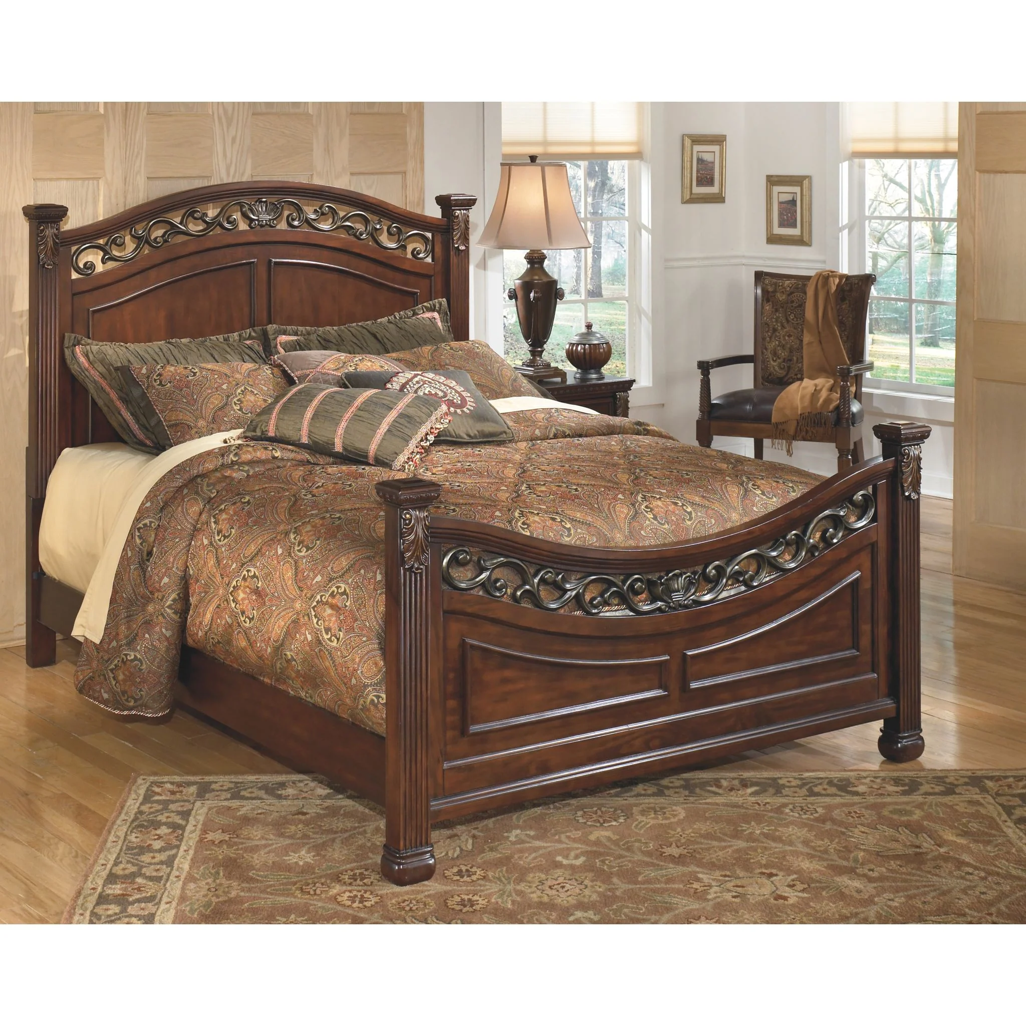 Leahlyn Panel Bed - Image 2