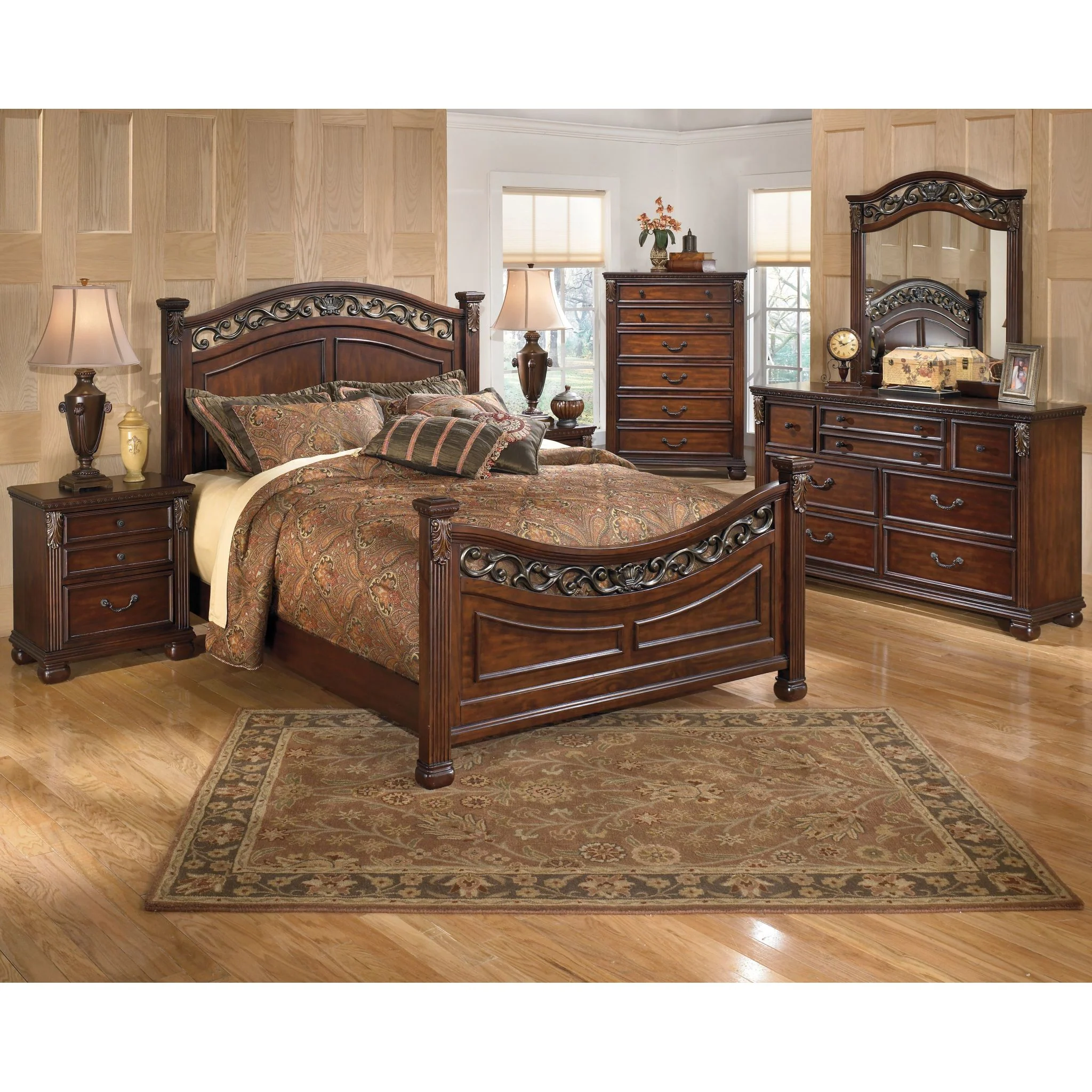 Leahlyn 5 Piece Panel Bedroom - Image 2