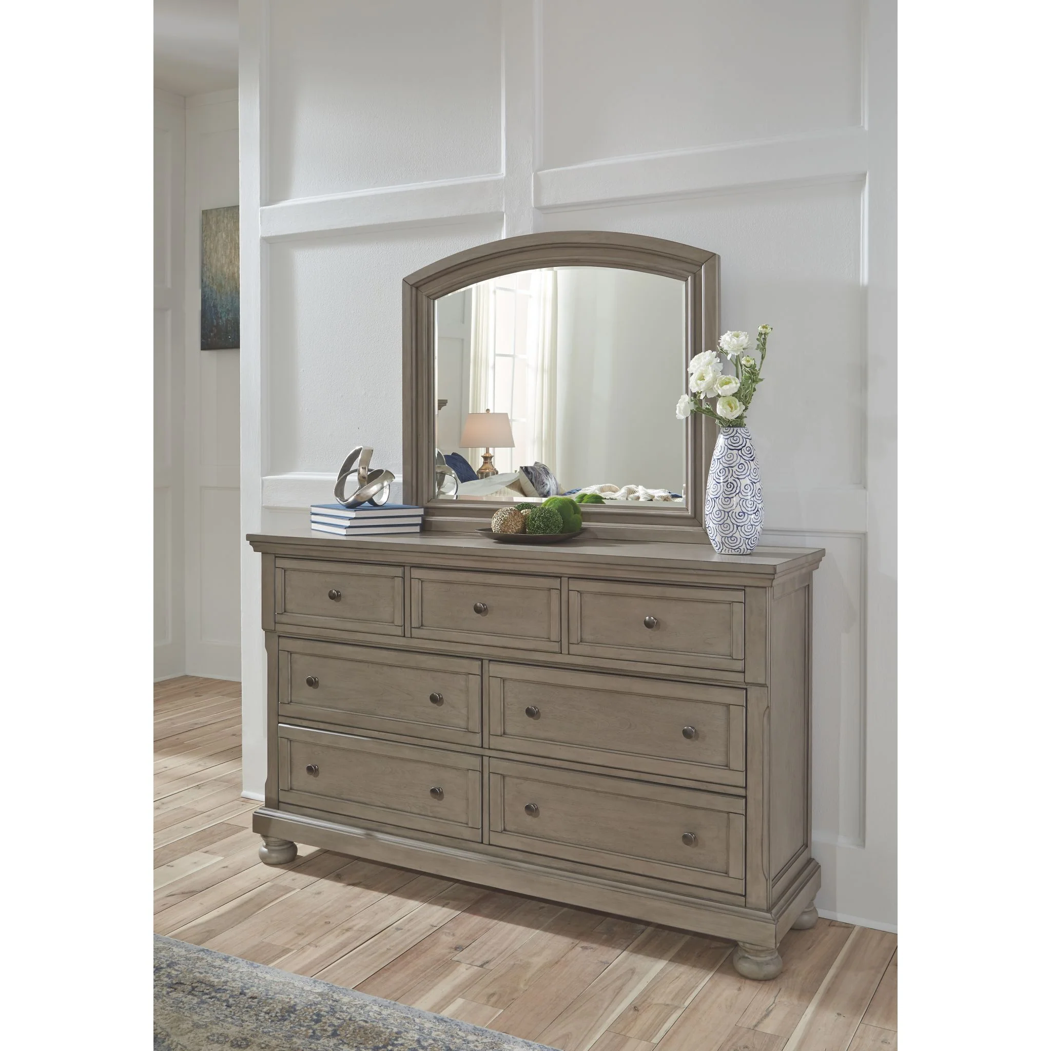 Lettner Dresser and Mirror - Image 2