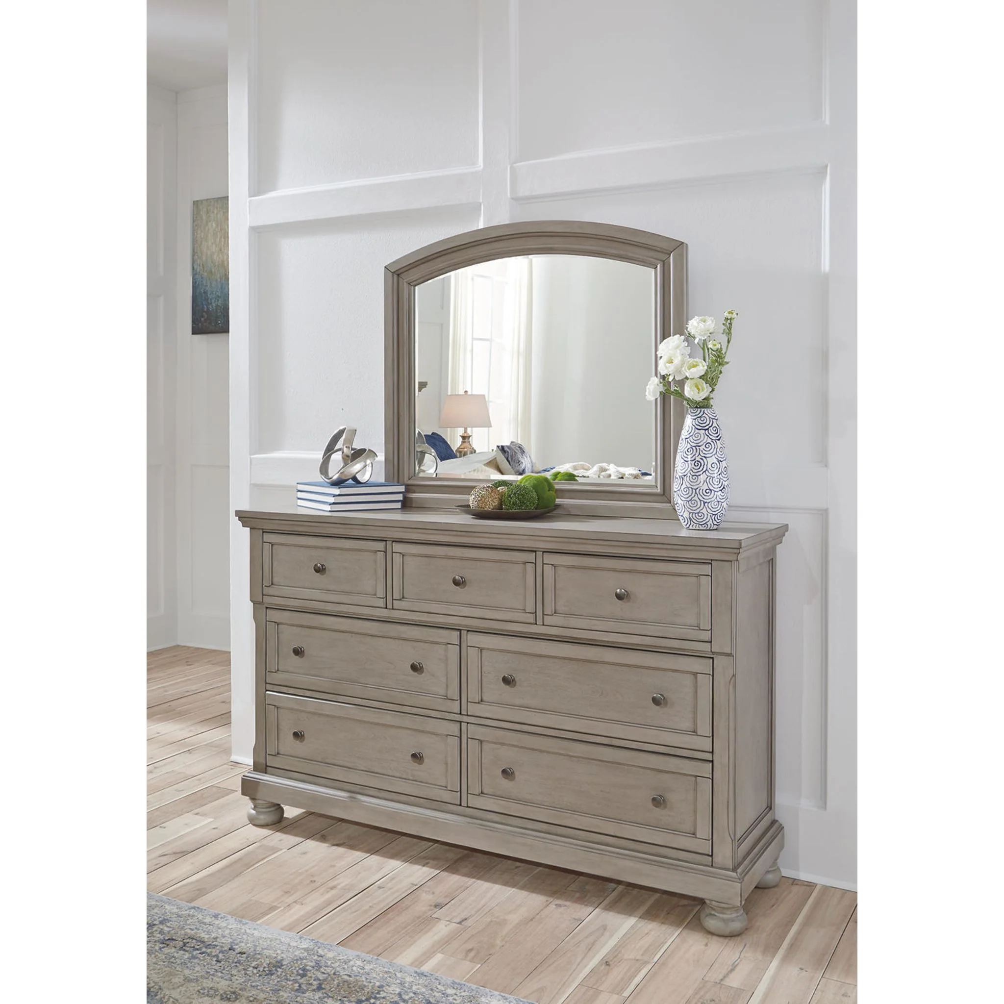 Lettner Dresser and Mirror - Image 8