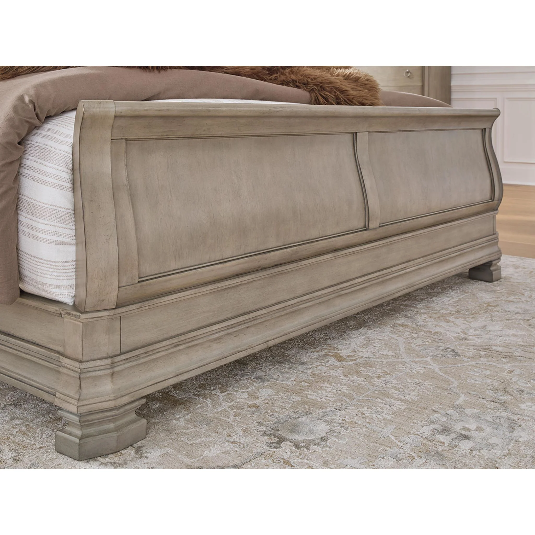 Lexorne King Sleigh Bed - Image 2