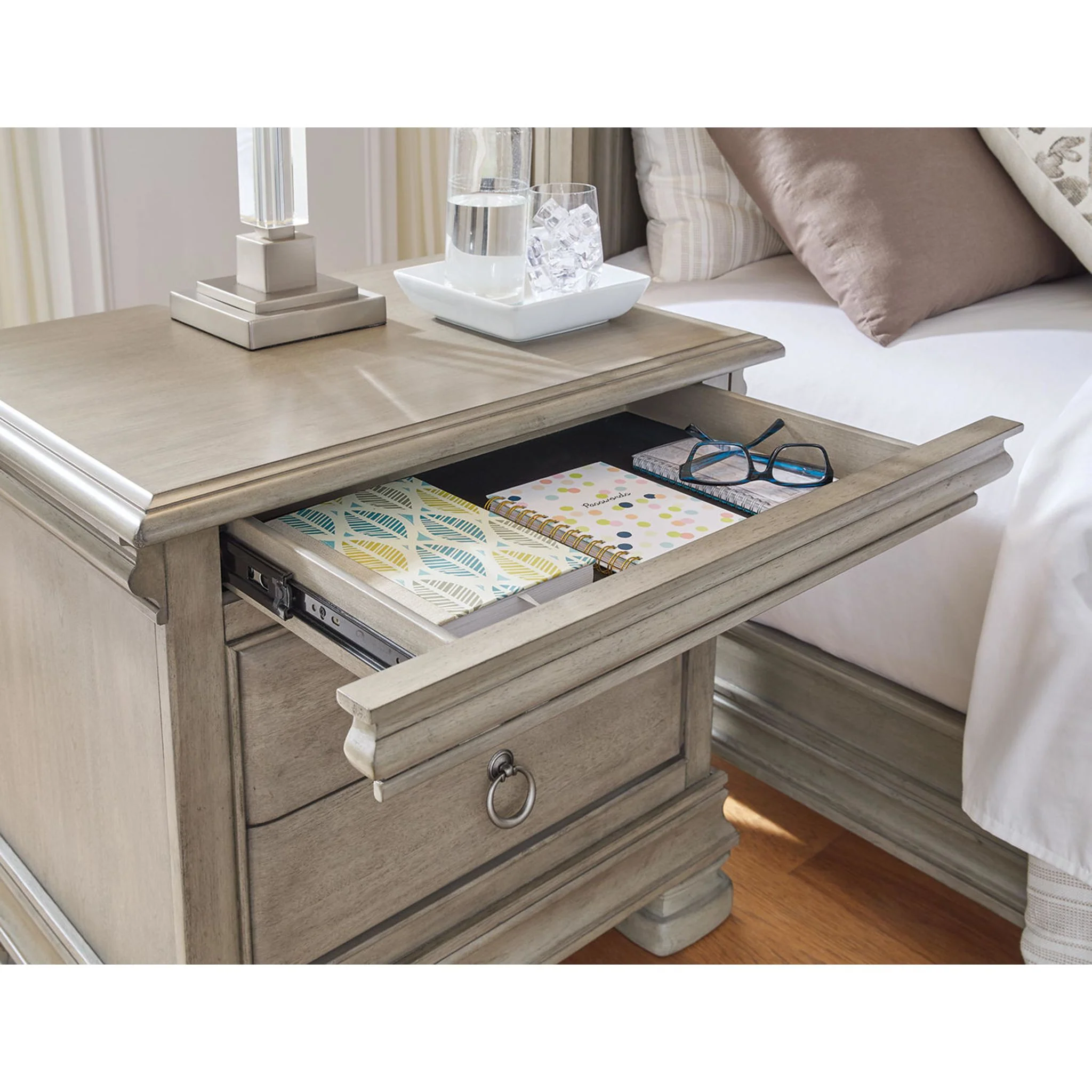 Lexorne Nightstand - Image 7