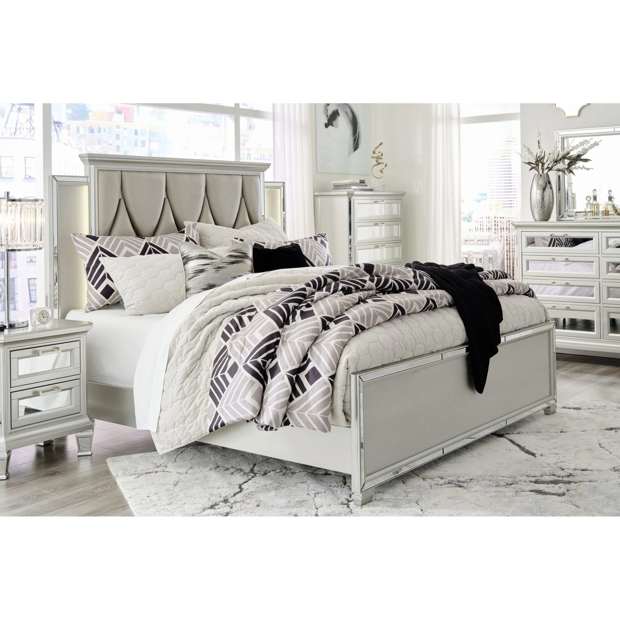 Lindenfield 3 Piece Queen Panel Bed - Image 6