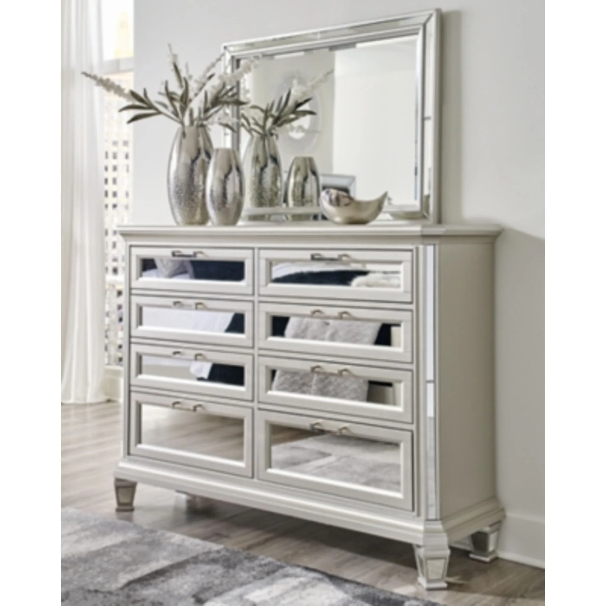 Lindenfield Dresser and Mirror - Image 9