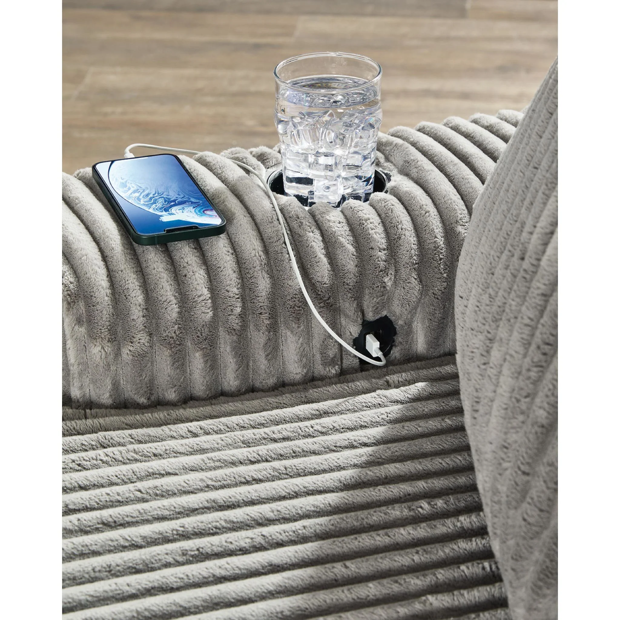 Lindyn Chaise - Image 16