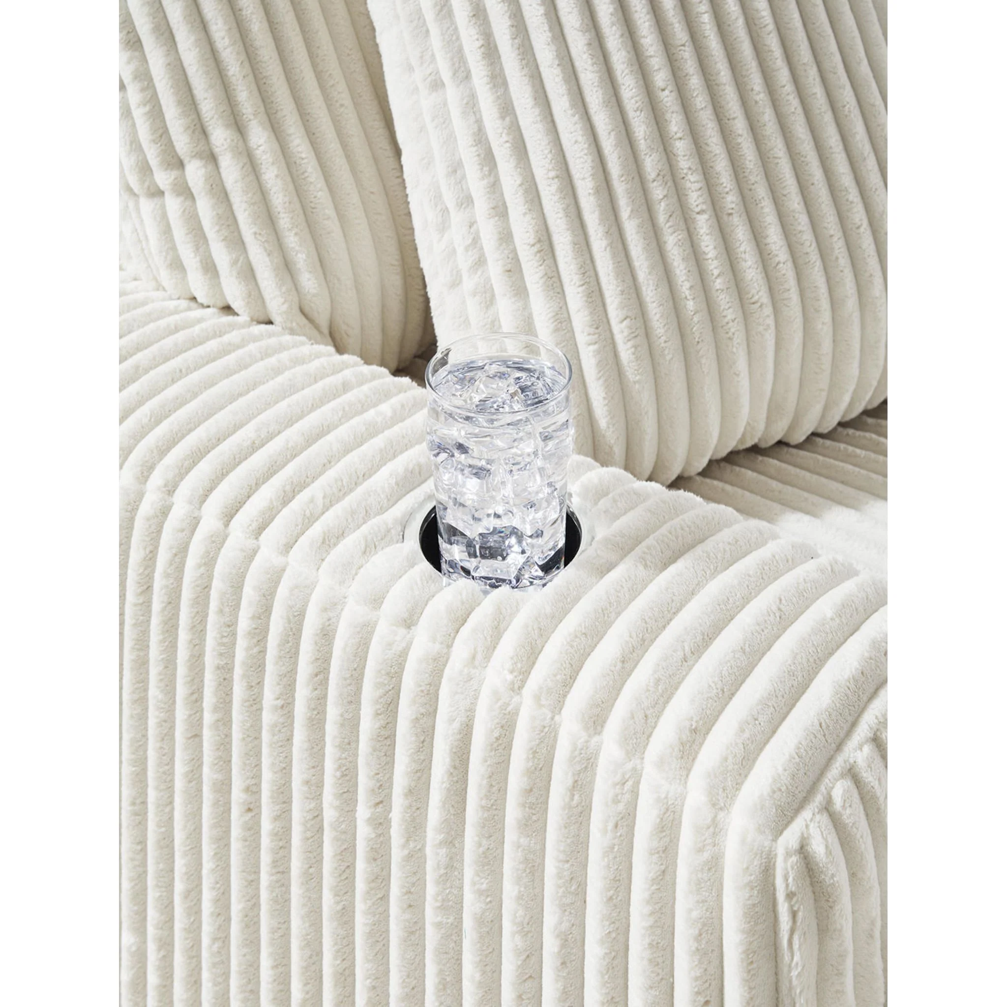 Lindyn Chaise - Image 23