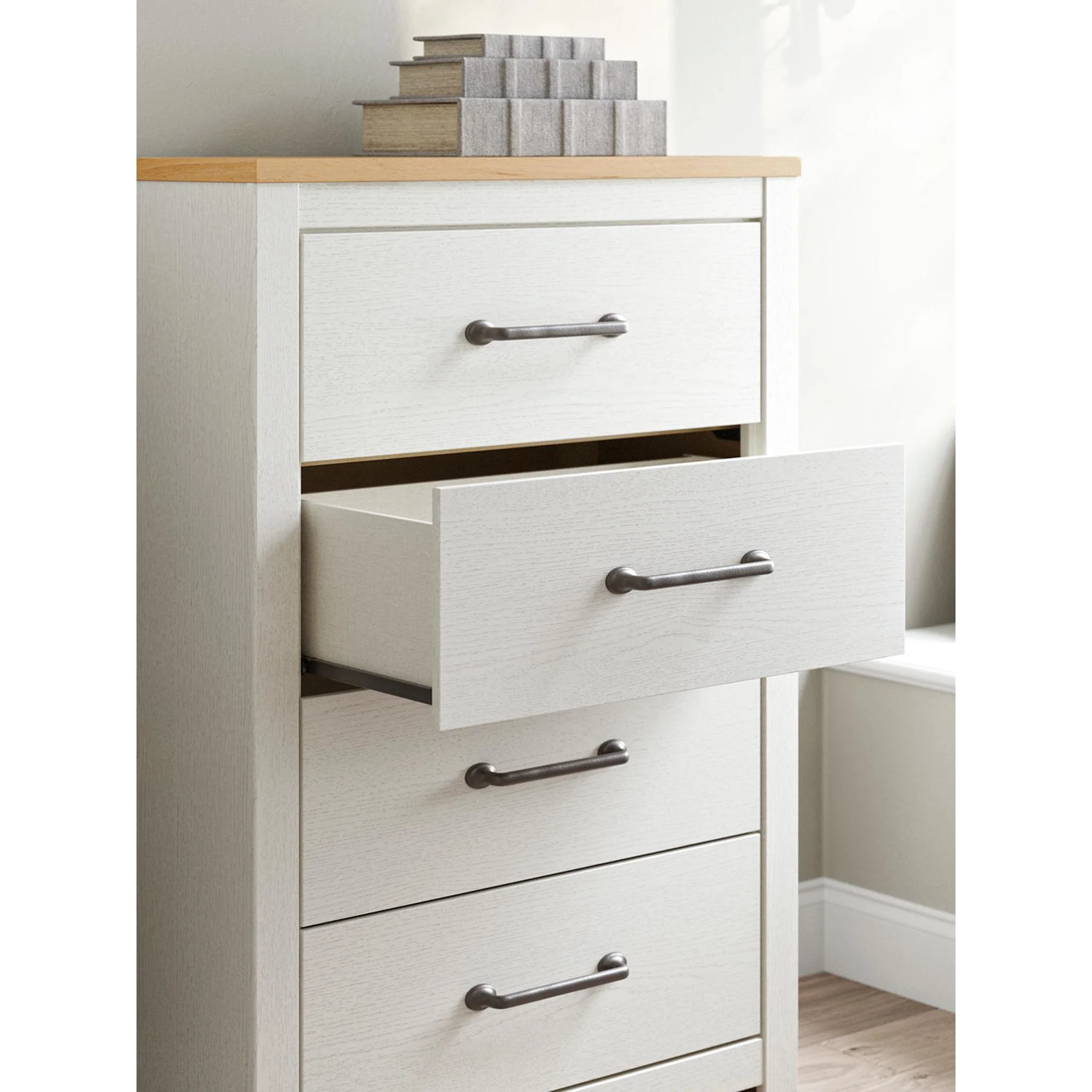 Linnocreek Chest - Image 8