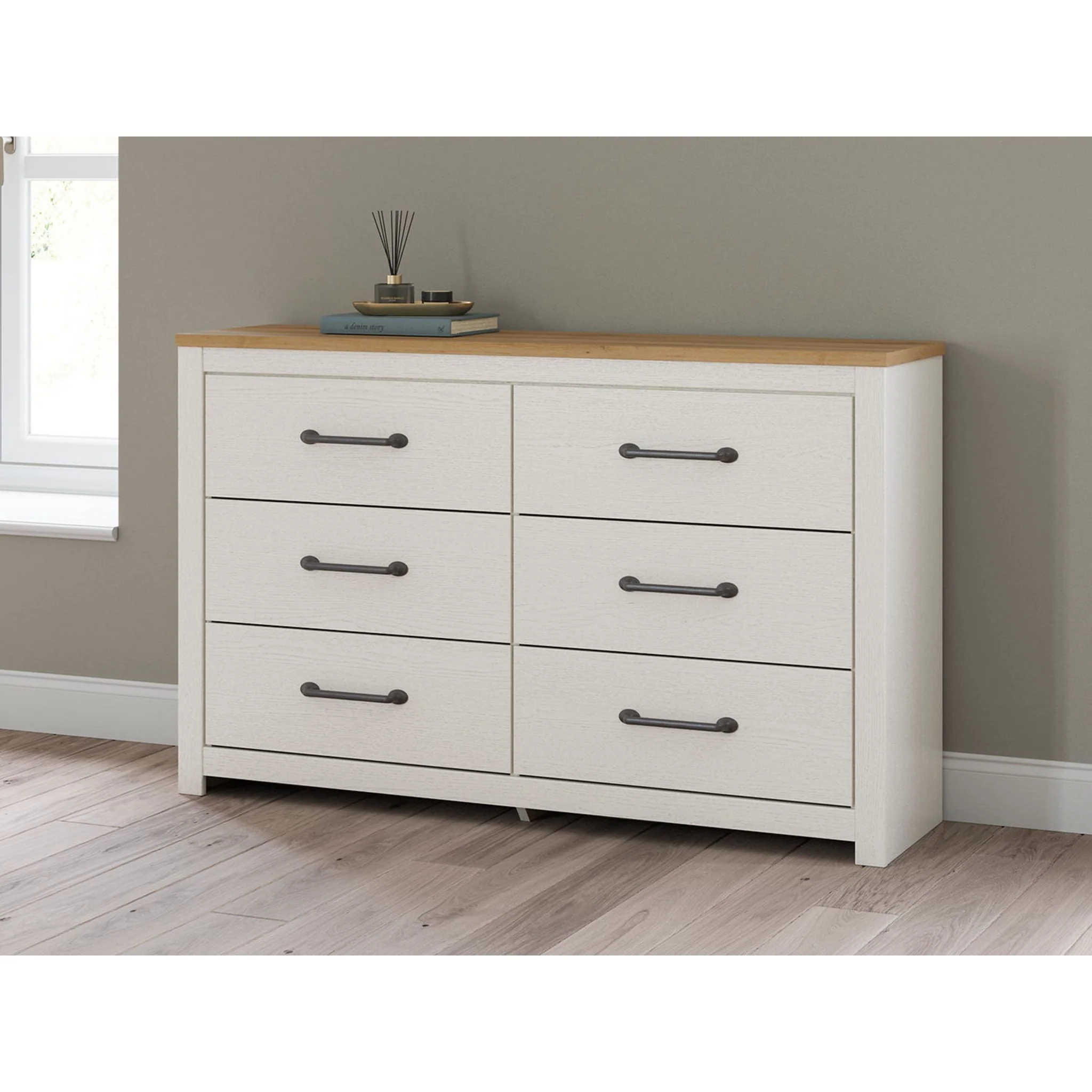 Linnocreek Dresser - Image 2