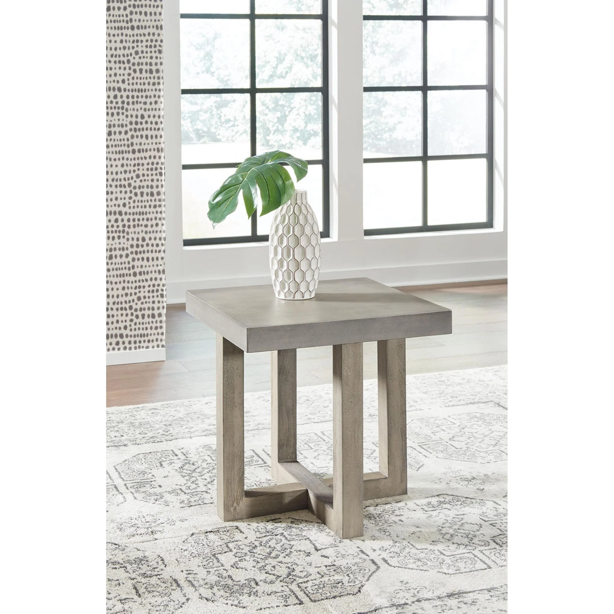 Lockthorne Square End Table - Image 2