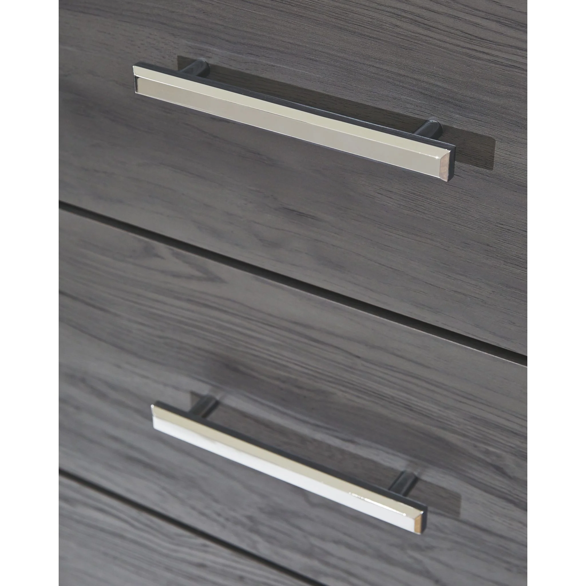 Lodanna Dresser and Mirror - Image 8