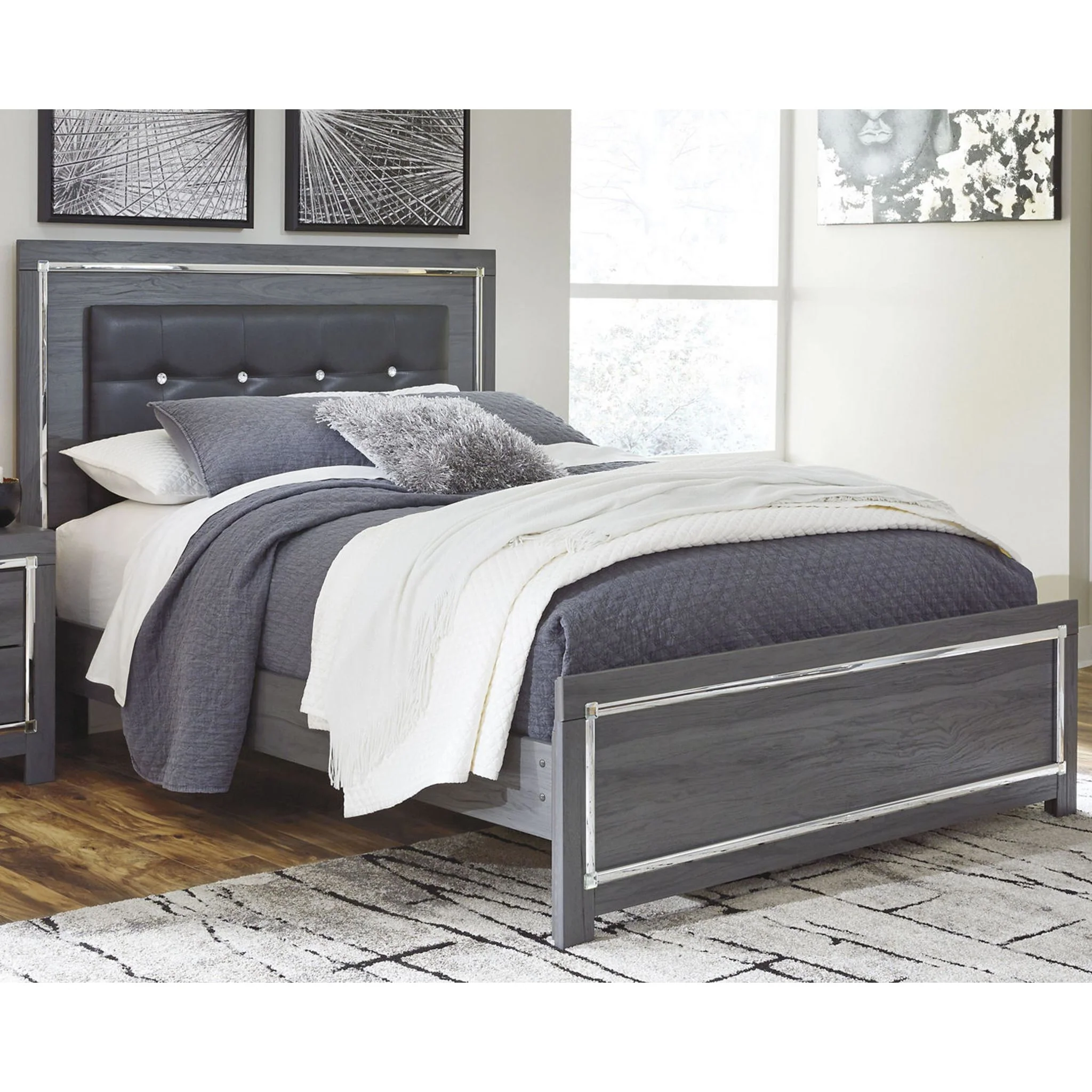 Lodanna Panel Bed - Image 11