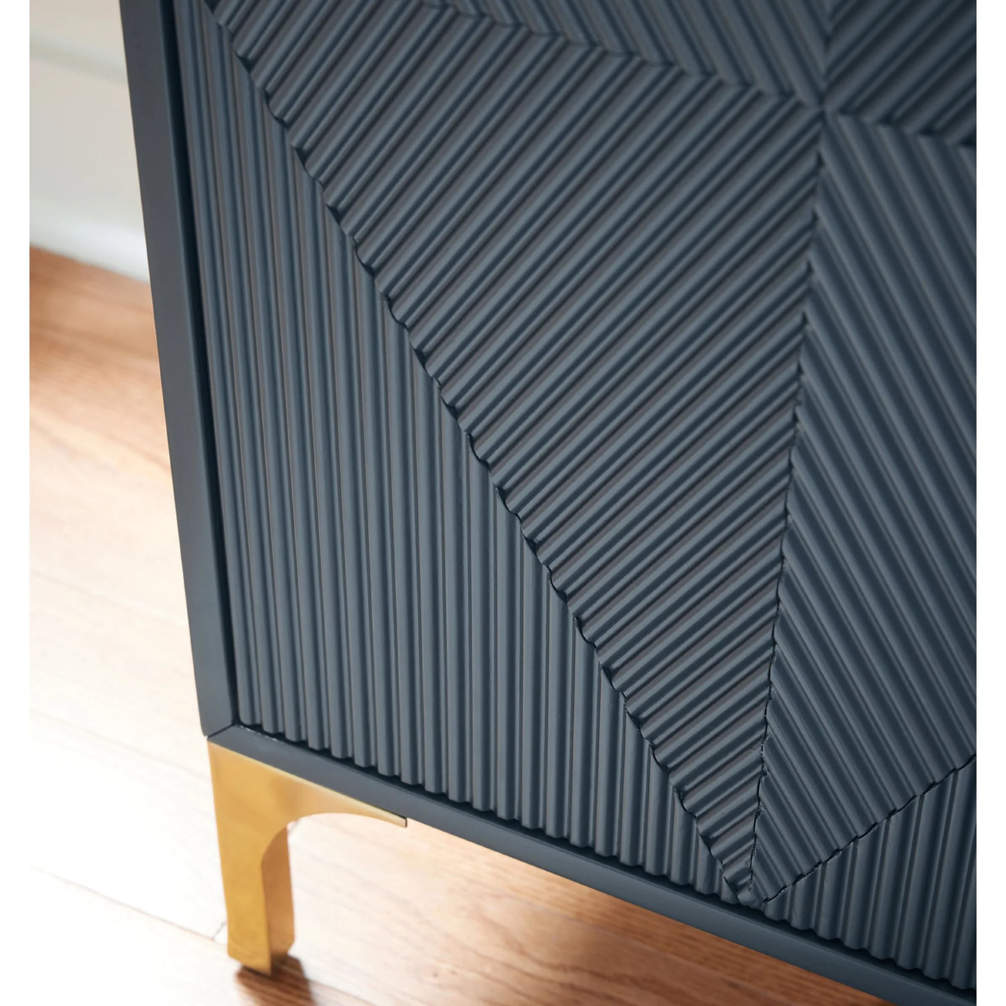 Loirwick Accent Cabinet - Image 6