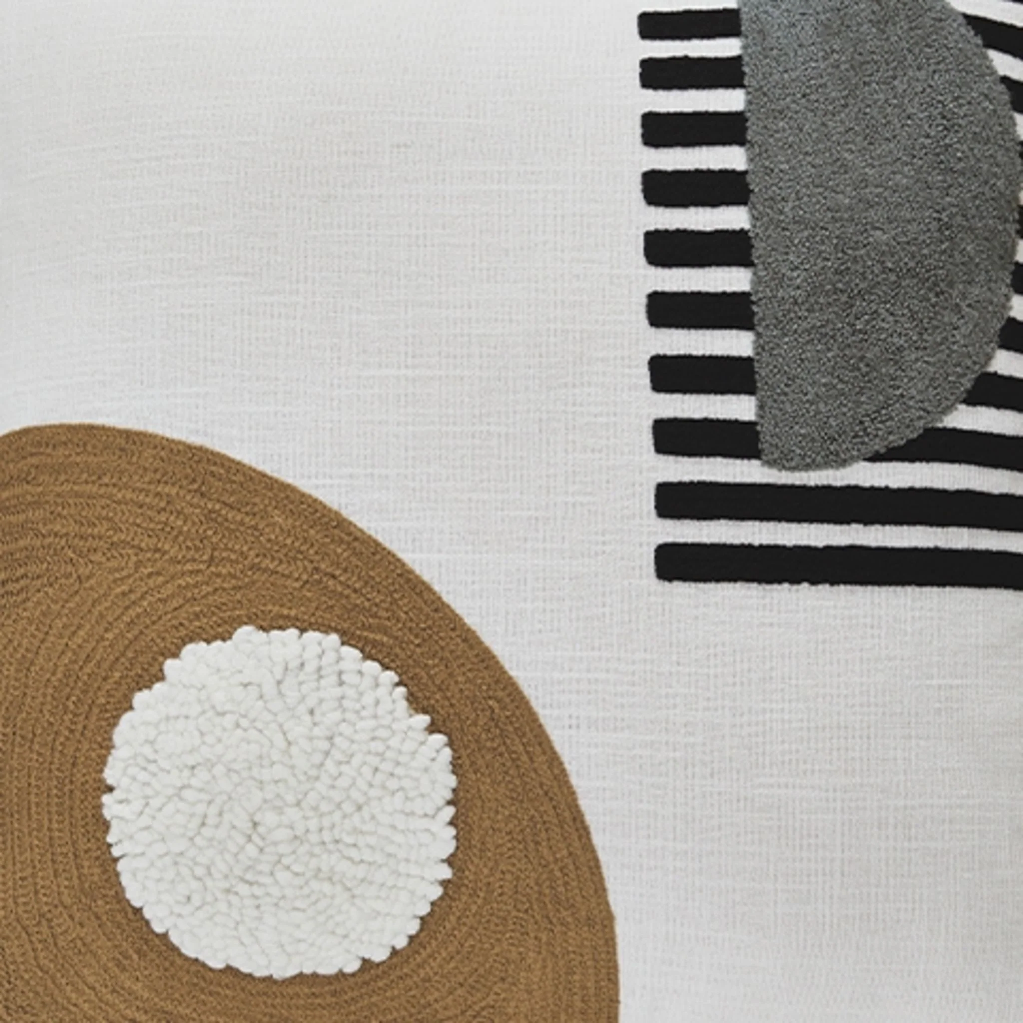Longsum Accent Pillow - Image 5