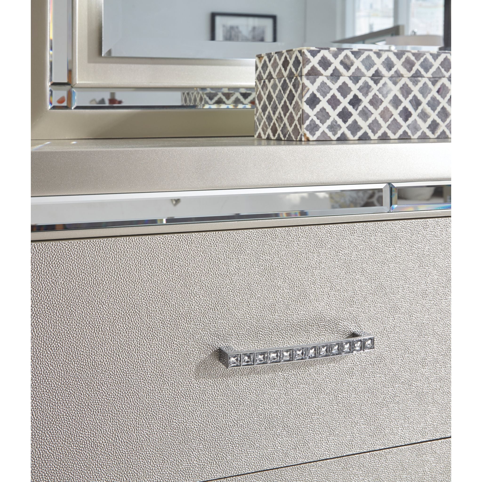 Lonnix Dresser and Mirror - Image 4