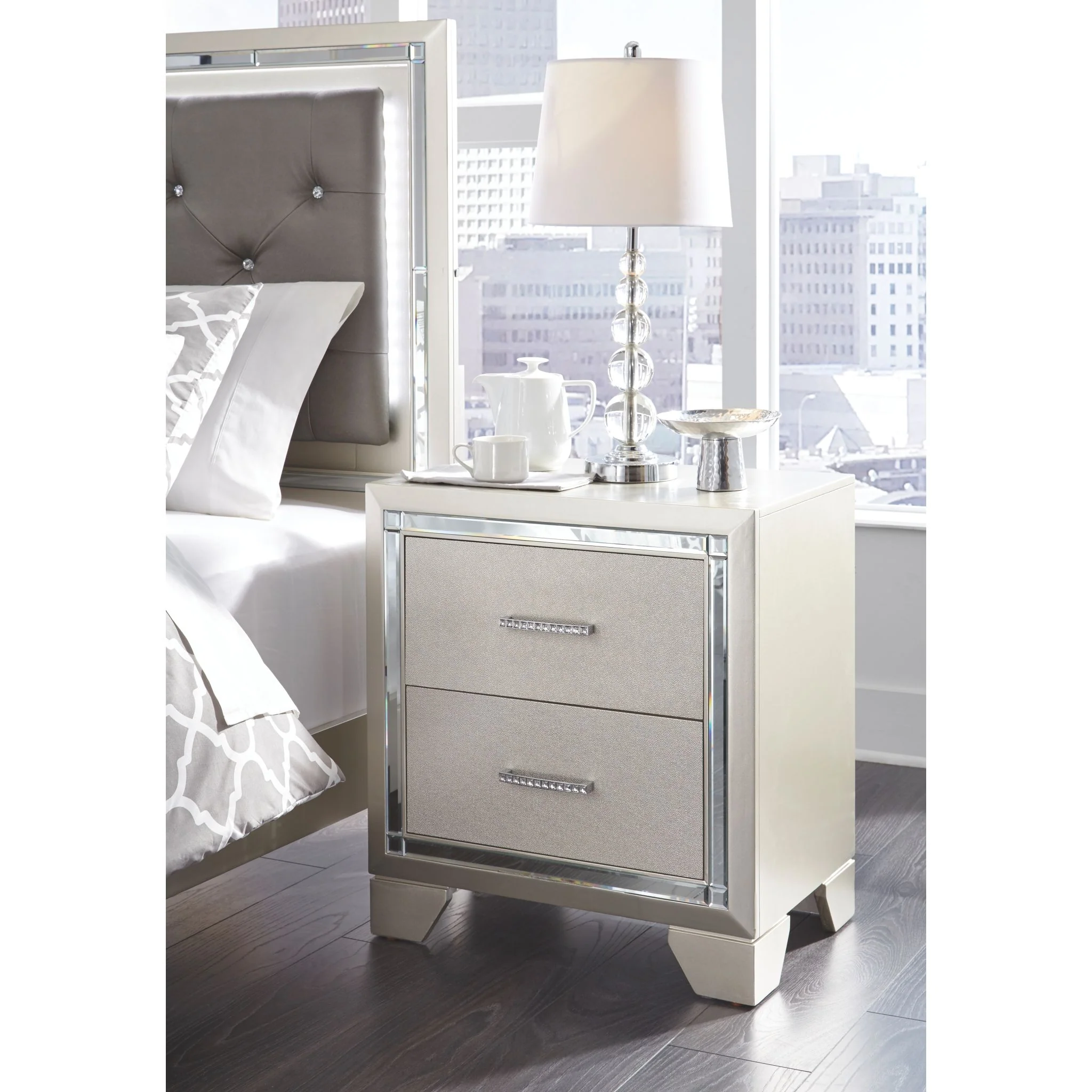 Lonnix Nightstand - Image 7