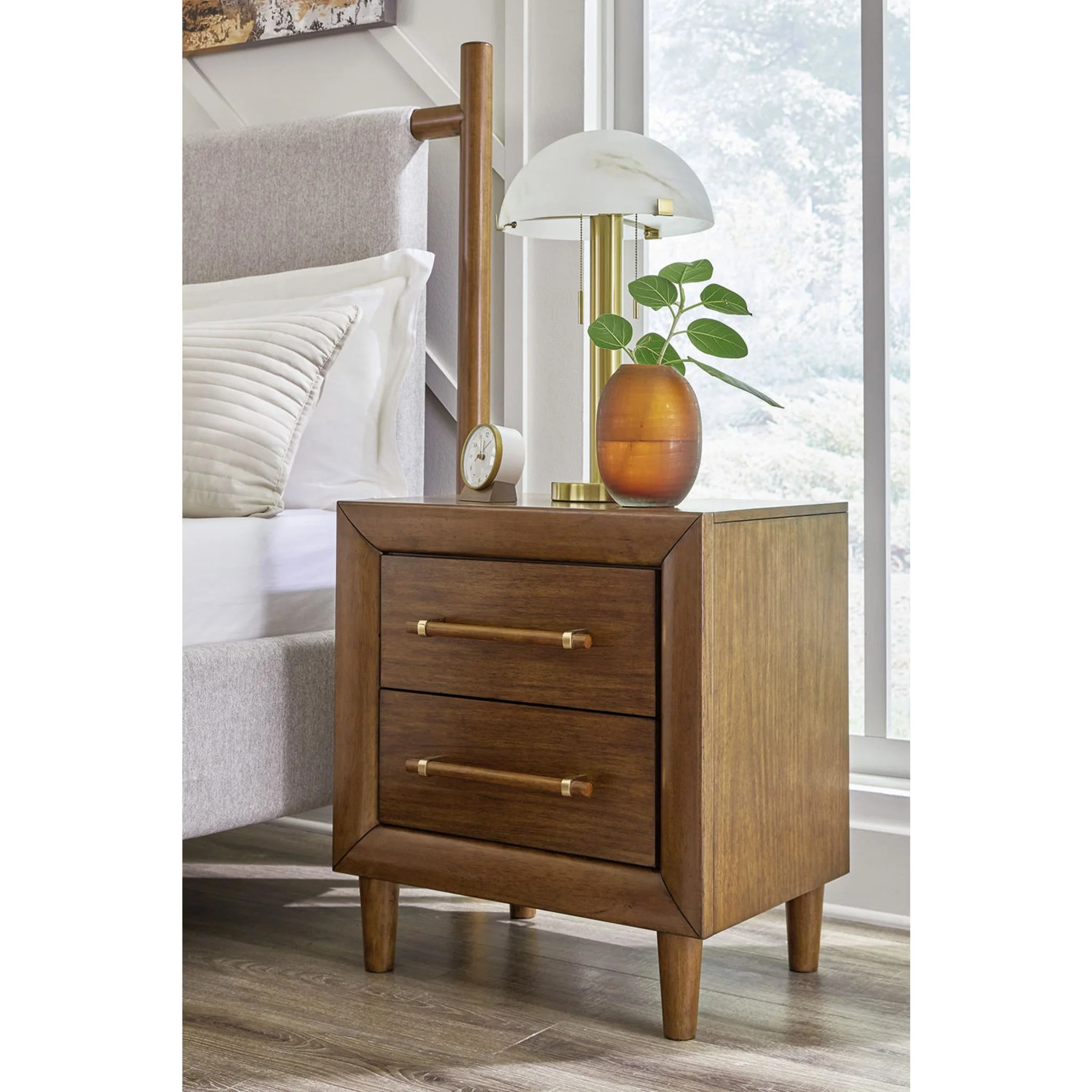 Lyncott Nightstand - Image 2