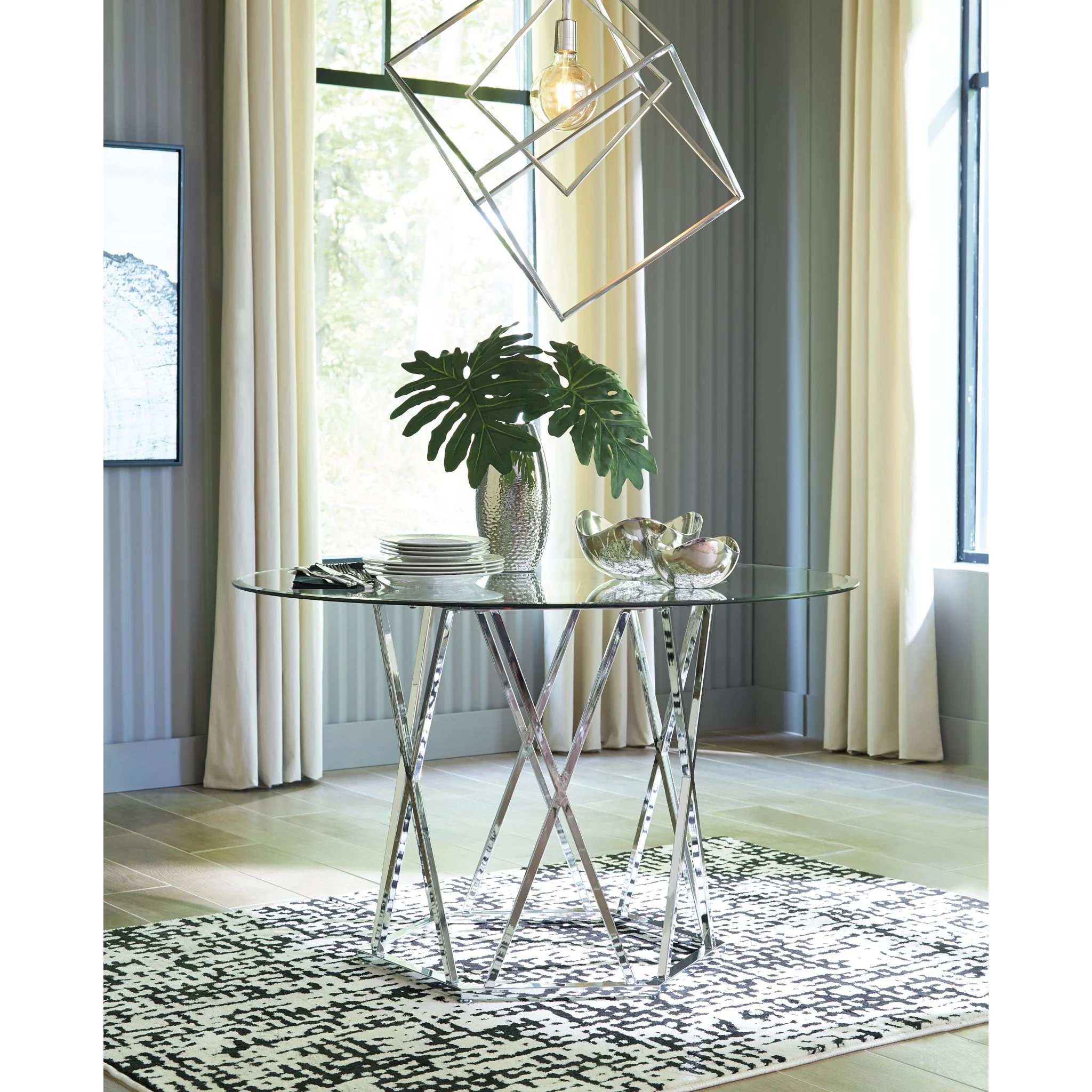 Madanere Dining Table - Image 4