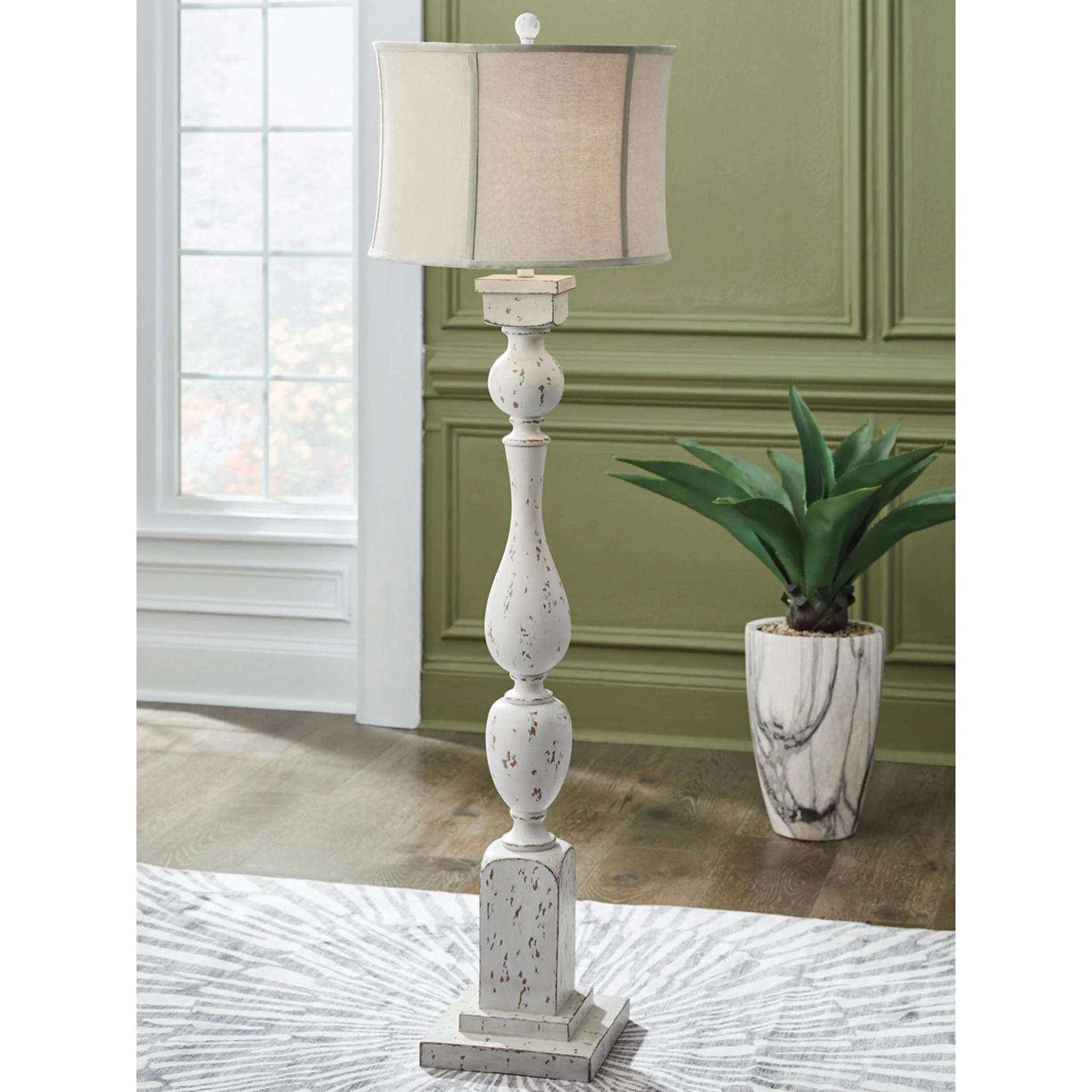 Madsbrook Floor Lamp - Image 3