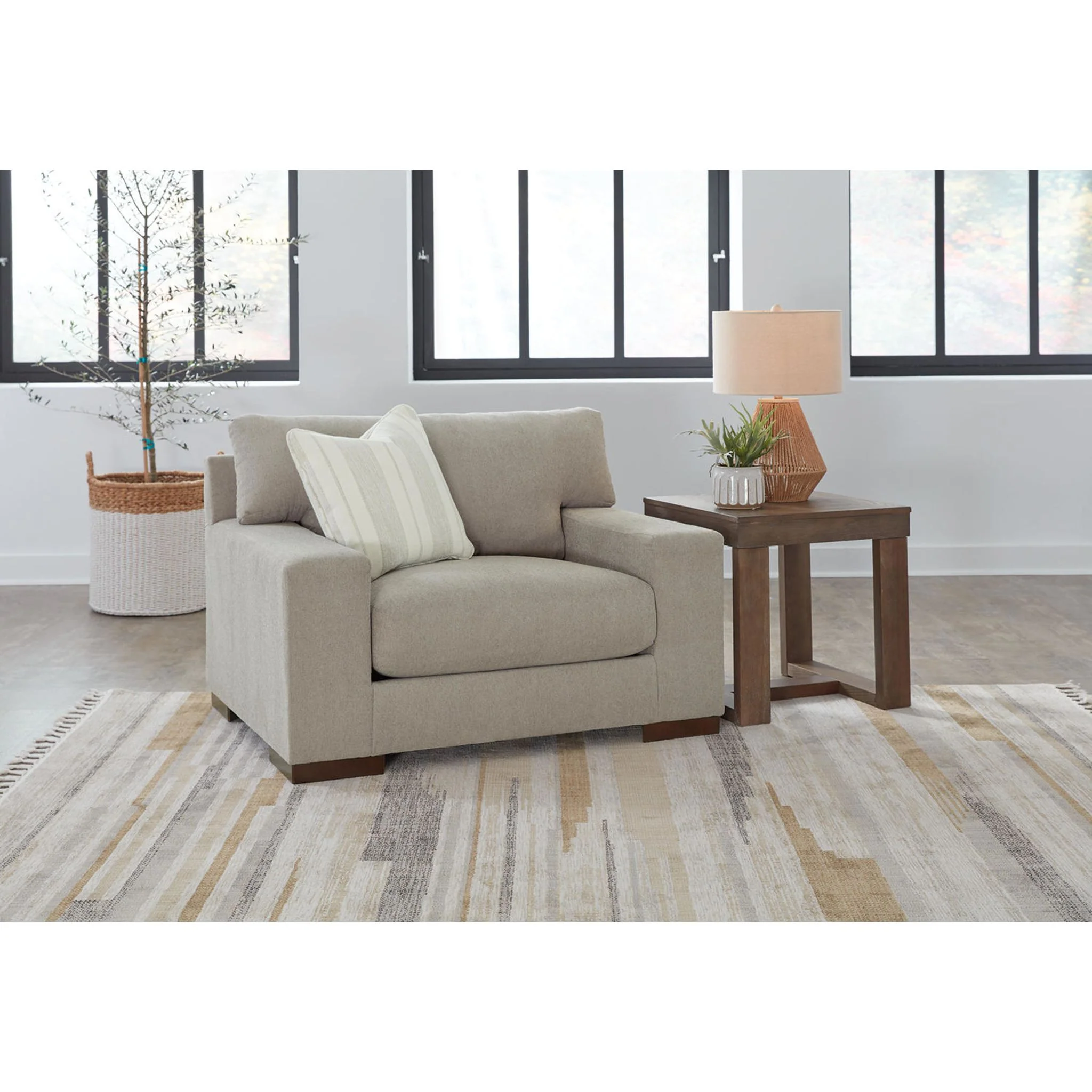 Maggie Chair & a Half - Image 10