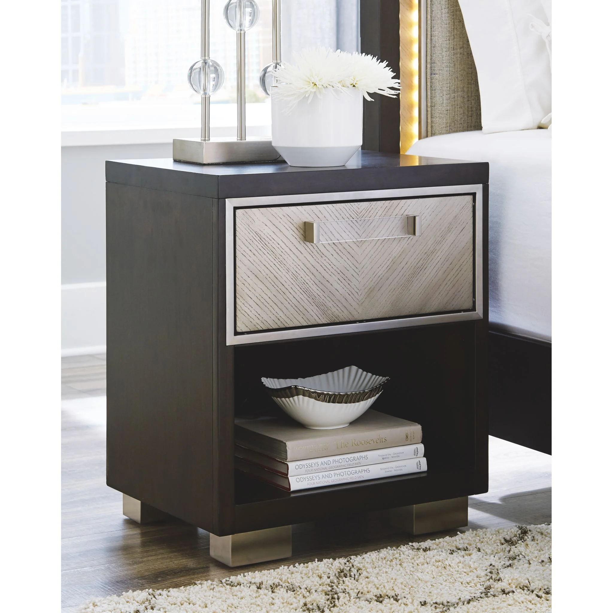 Maretto One Drawer Nightstand - Image 2