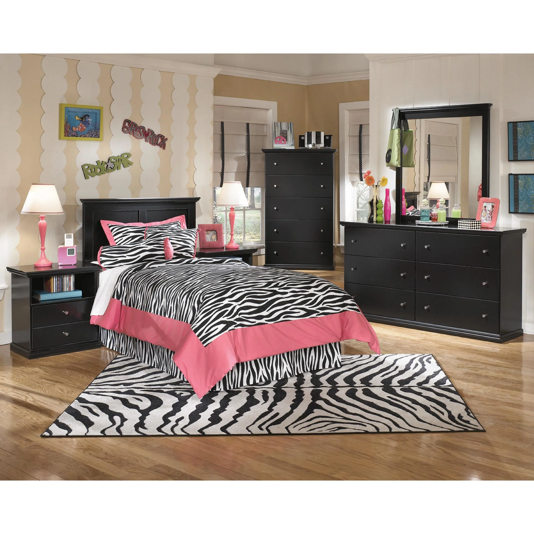 Maribel Dresser - Image 14