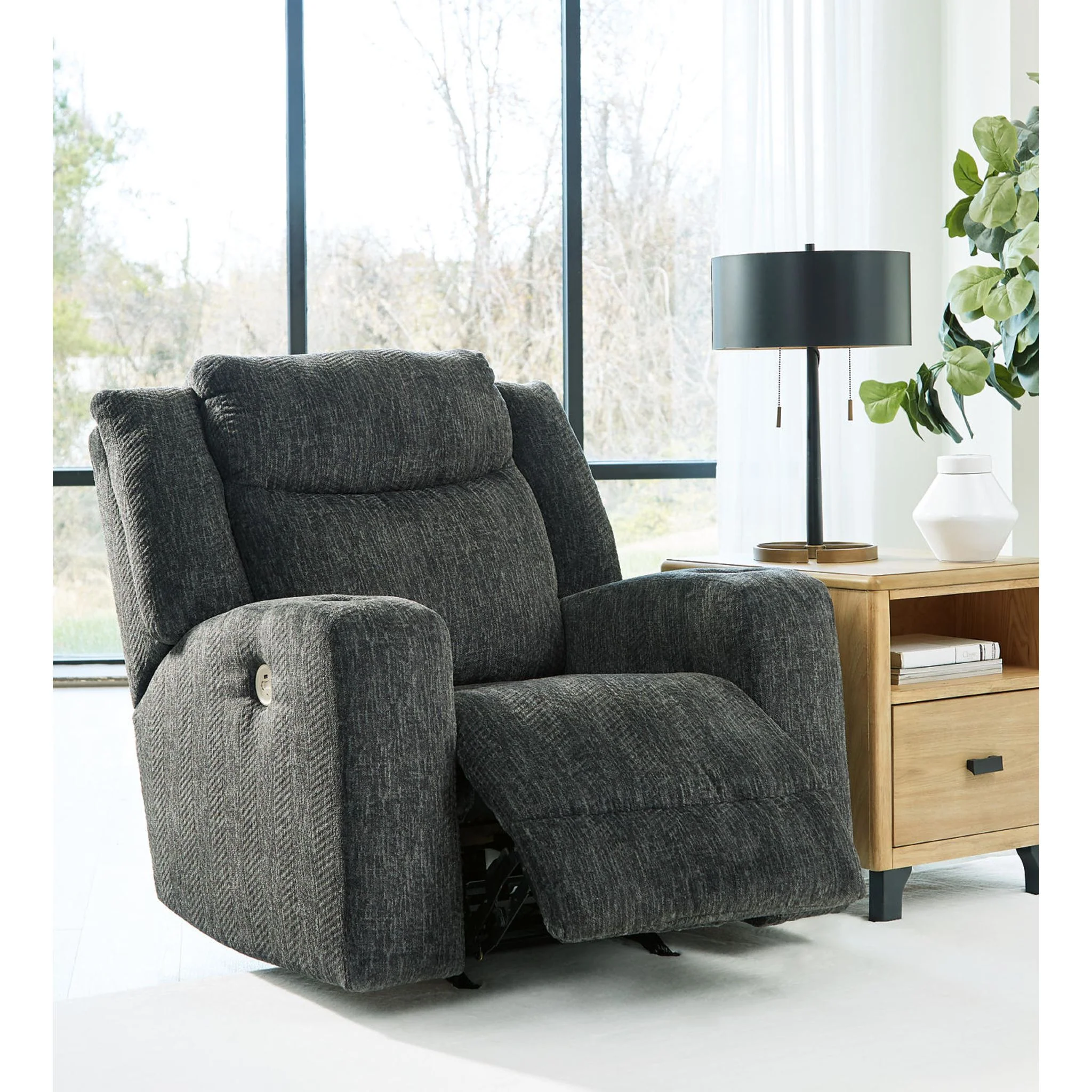 Martinglenn Rocker Recliner with Power - Image 6