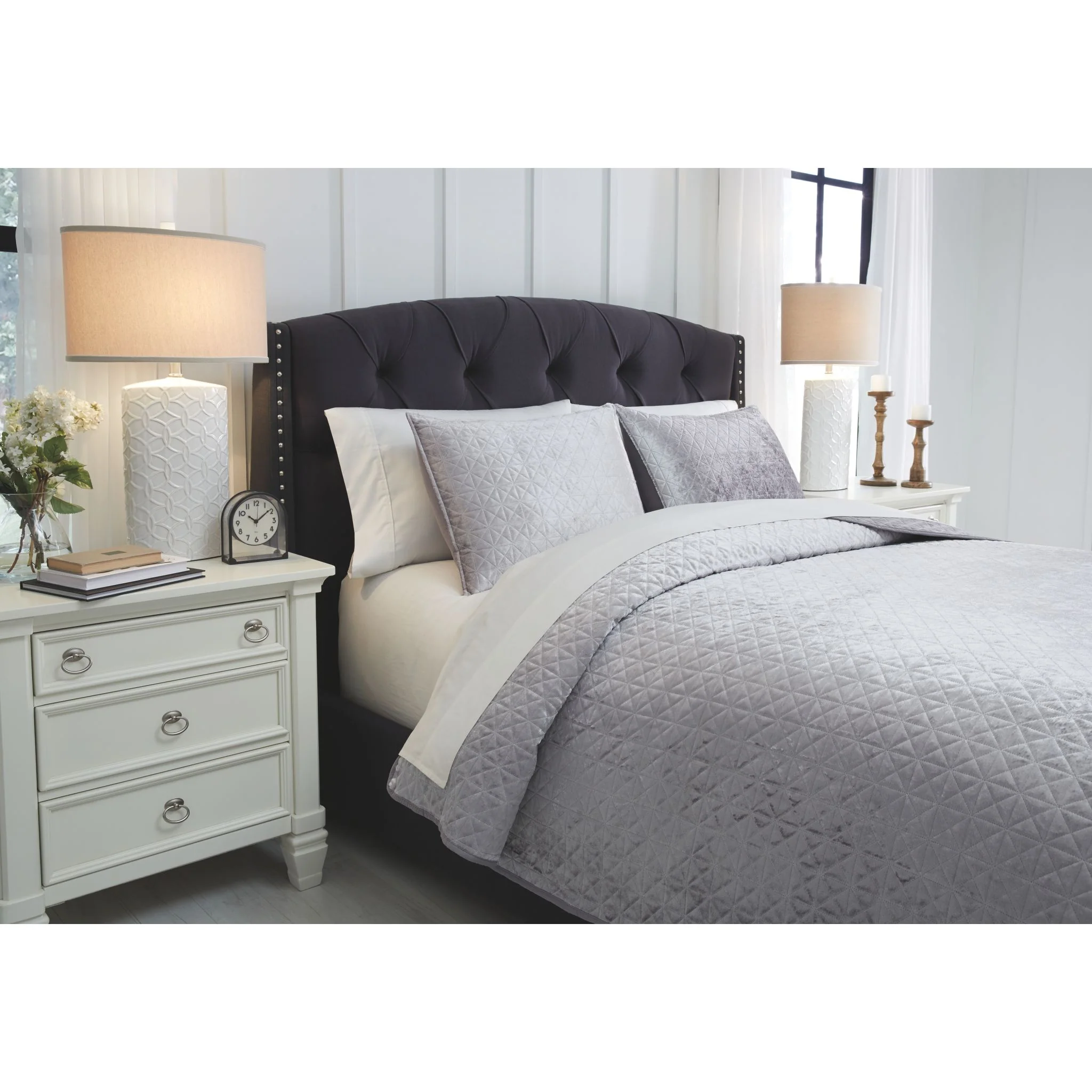 Maryam Queen Coverlet Set - Image 3
