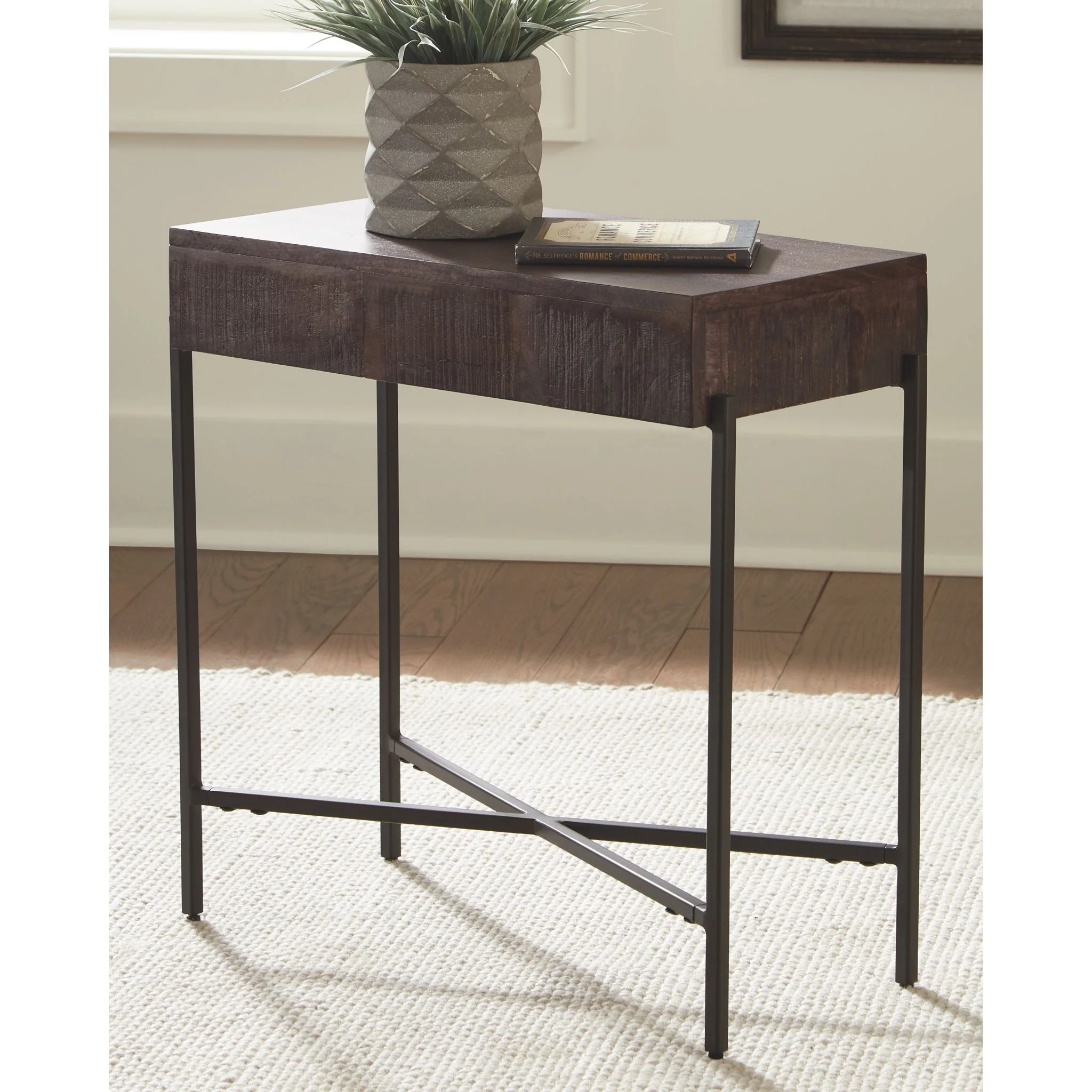 Matler Accent Table - Image 2