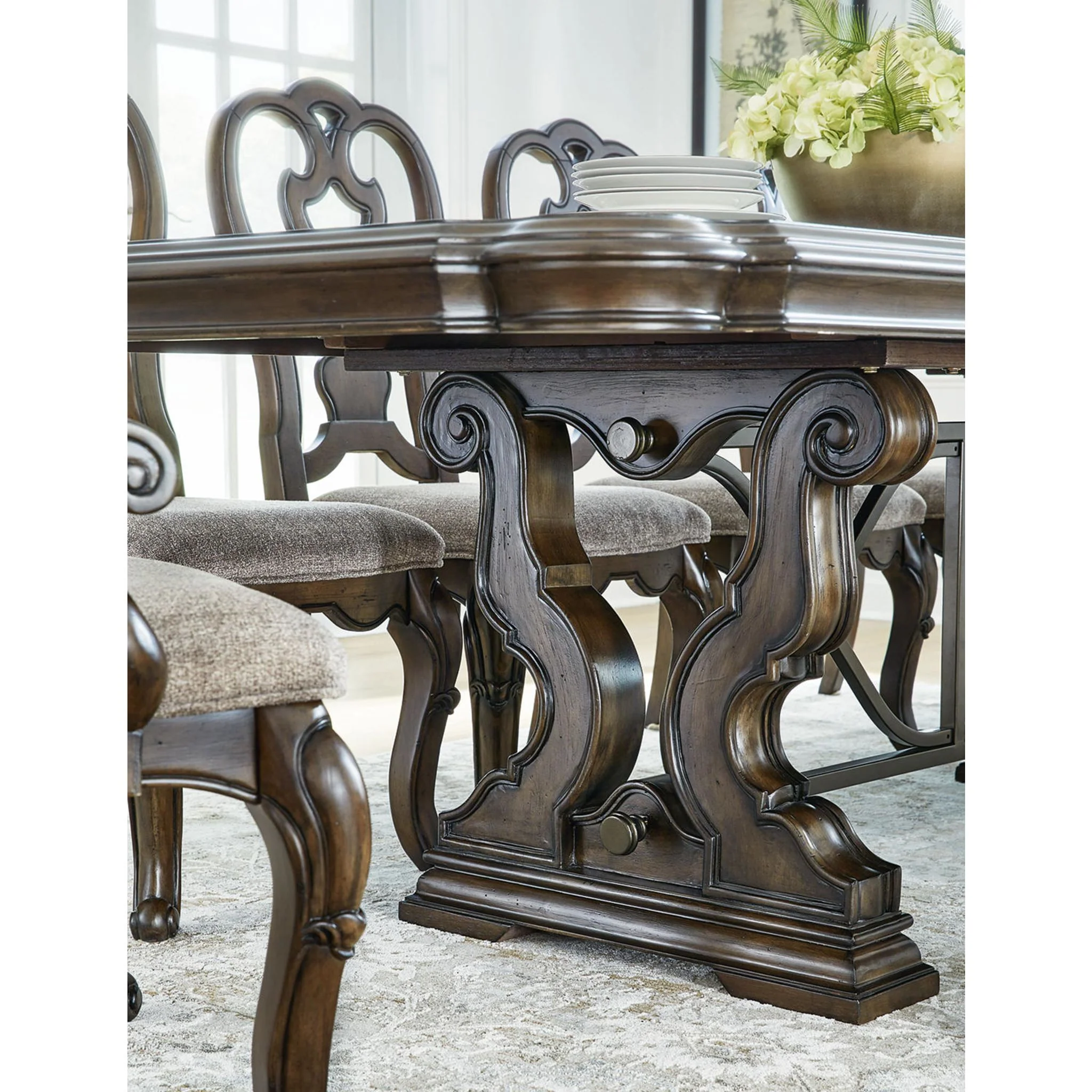 Maylee Dining Set - Image 4