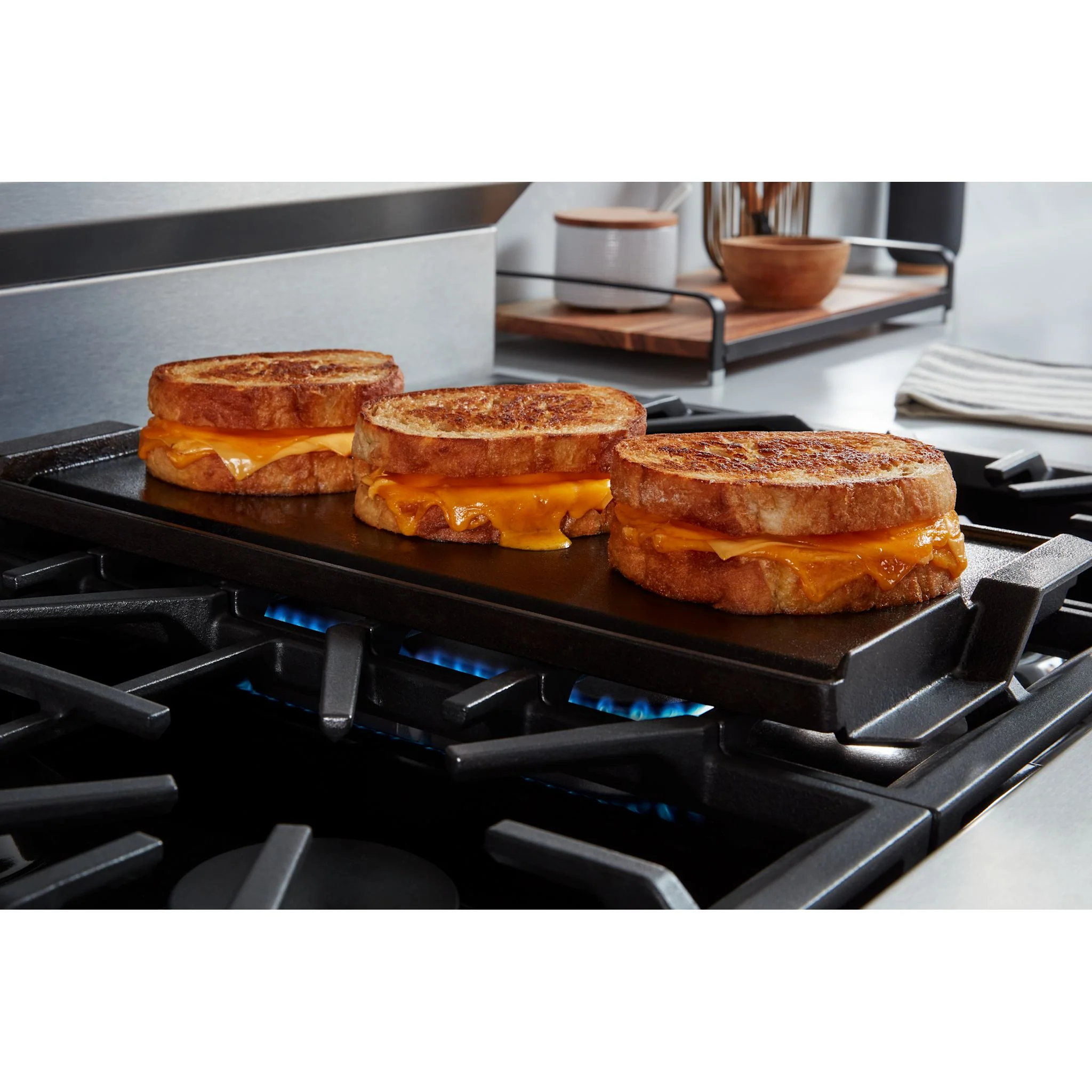 Maytag 30-Inch Convection Gas Range With No Preheat Air Fry and Air Baking - 5.0 Cu. Ft. -Fingerprint Resistant Stainless Steel (MFGS6030RZ) - Image 7