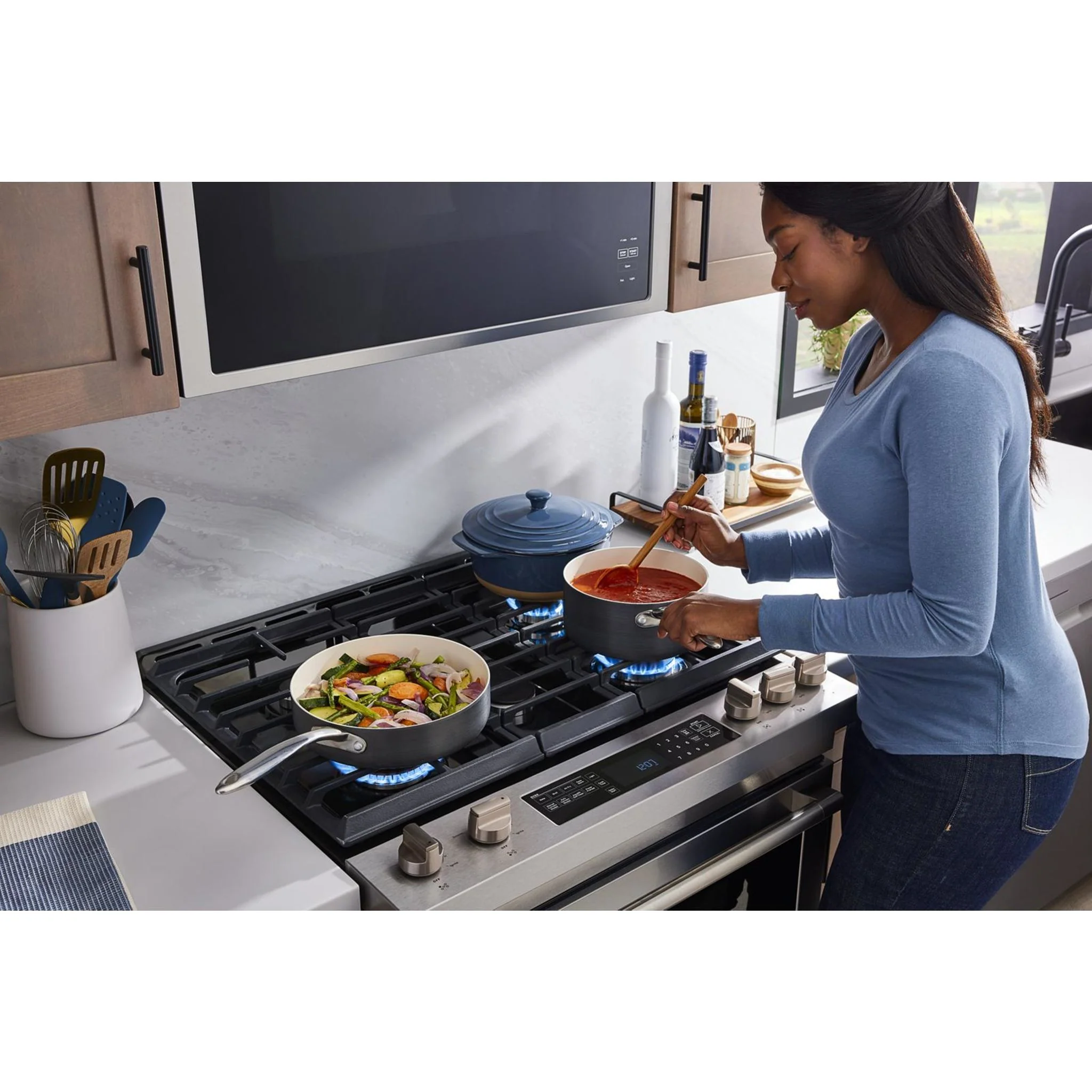 Maytag Gas Slide-In Range - 5.8 cu.ft. - Fingerprint Resistant Stainless Steel (MGS8800PZ) - Image 9