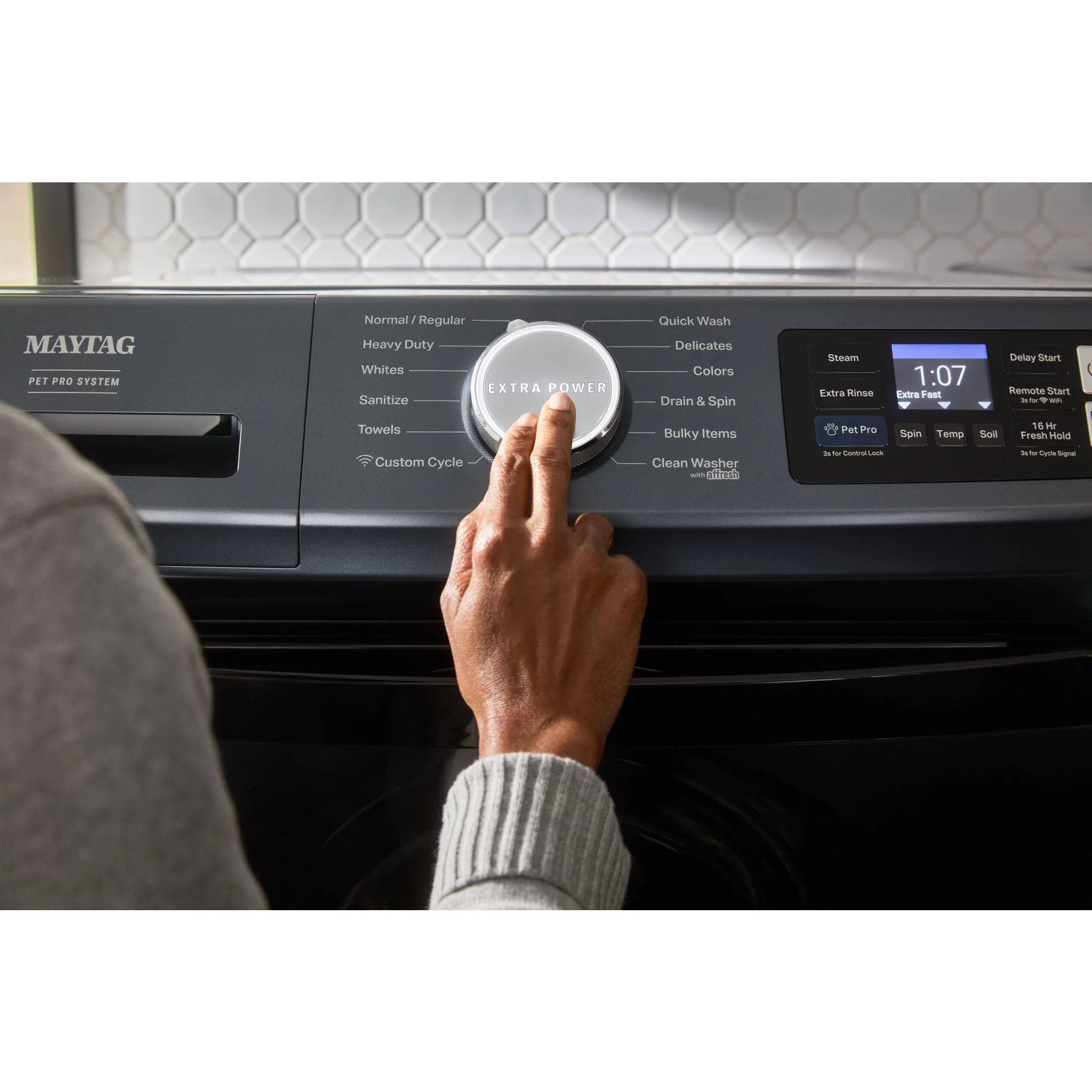Maytag Smart Pet Pro Front Load Washer - 5.8 CU. FT. (I.E.C.) -Midnight Steel (MFW7020RF) - Image 3